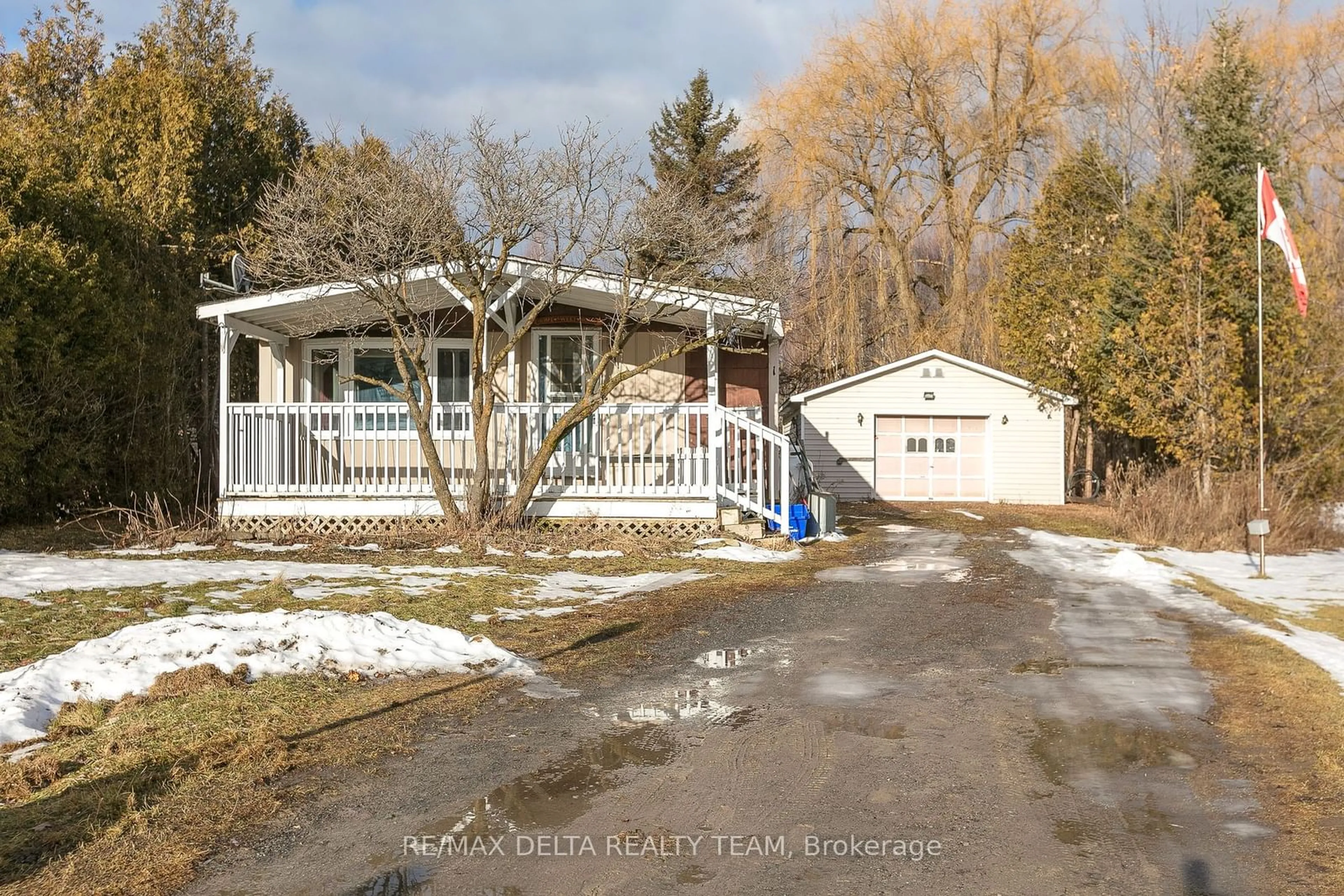 A pic from outside/outdoor area/front of a property/back of a property/a pic from drone, street for 8959 Lynwood Park, Greely - Metcalfe - Osgoode - Vernon and Area Ontario K0A 1V0