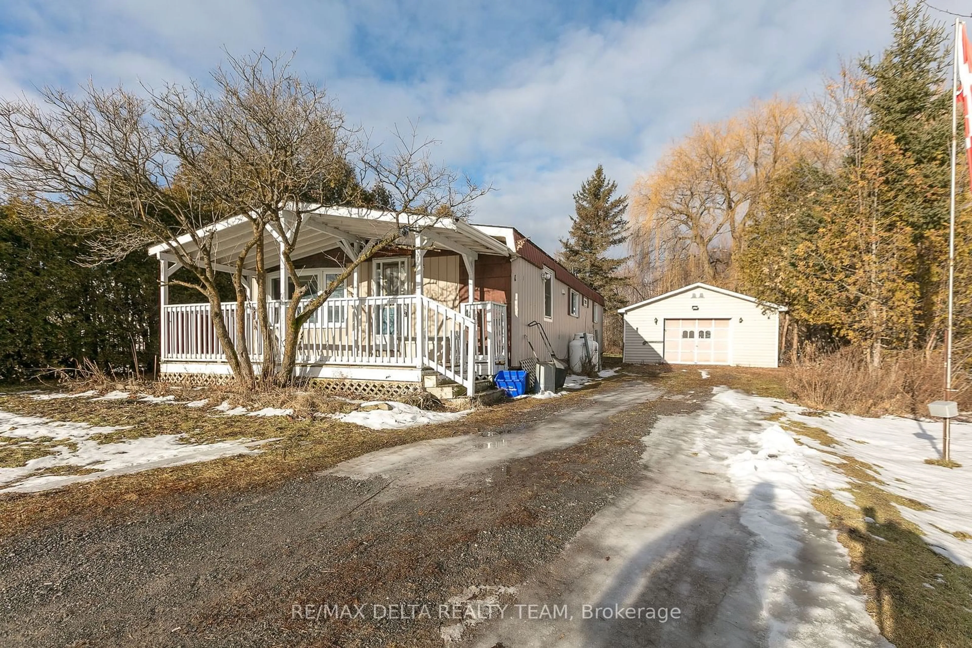 A pic from outside/outdoor area/front of a property/back of a property/a pic from drone, street for 8959 Lynwood Park, Greely - Metcalfe - Osgoode - Vernon and Area Ontario K0A 1V0