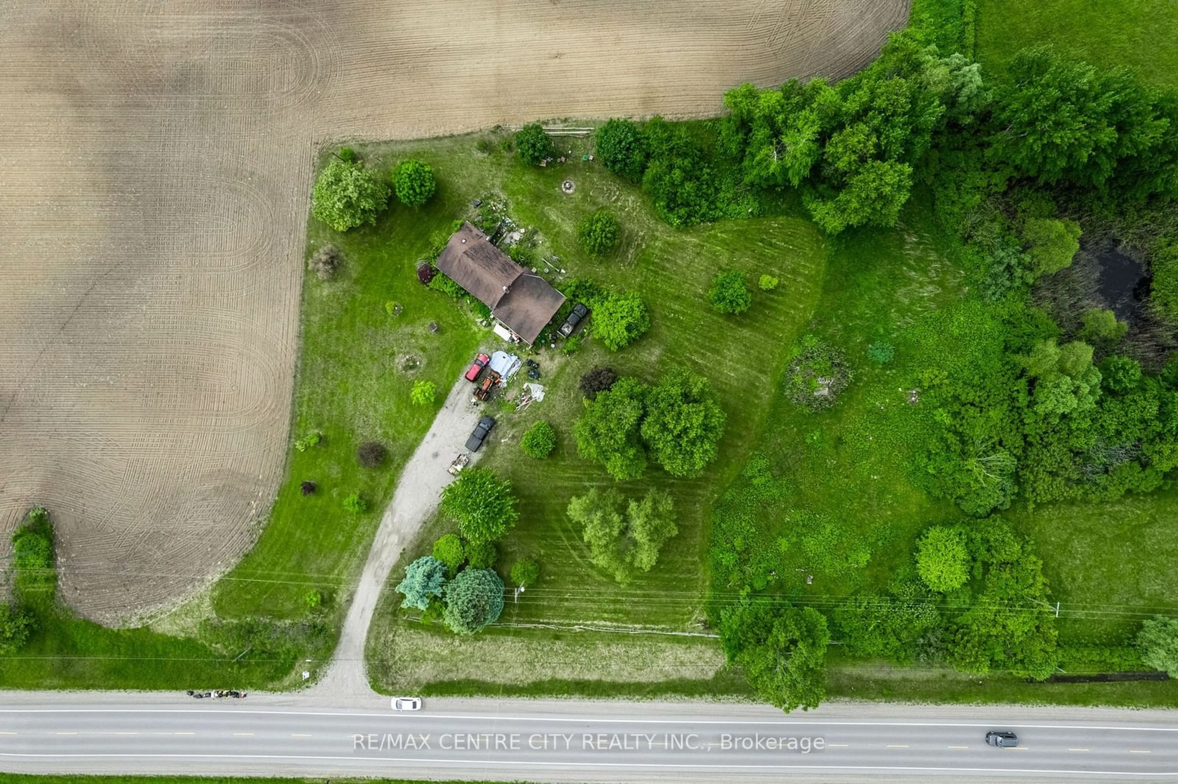 A pic from outside/outdoor area/front of a property/back of a property/a pic from drone, street for 806874 Oxford Road 29 Rd, Blandford-Blenheim Ontario N0J 1G0