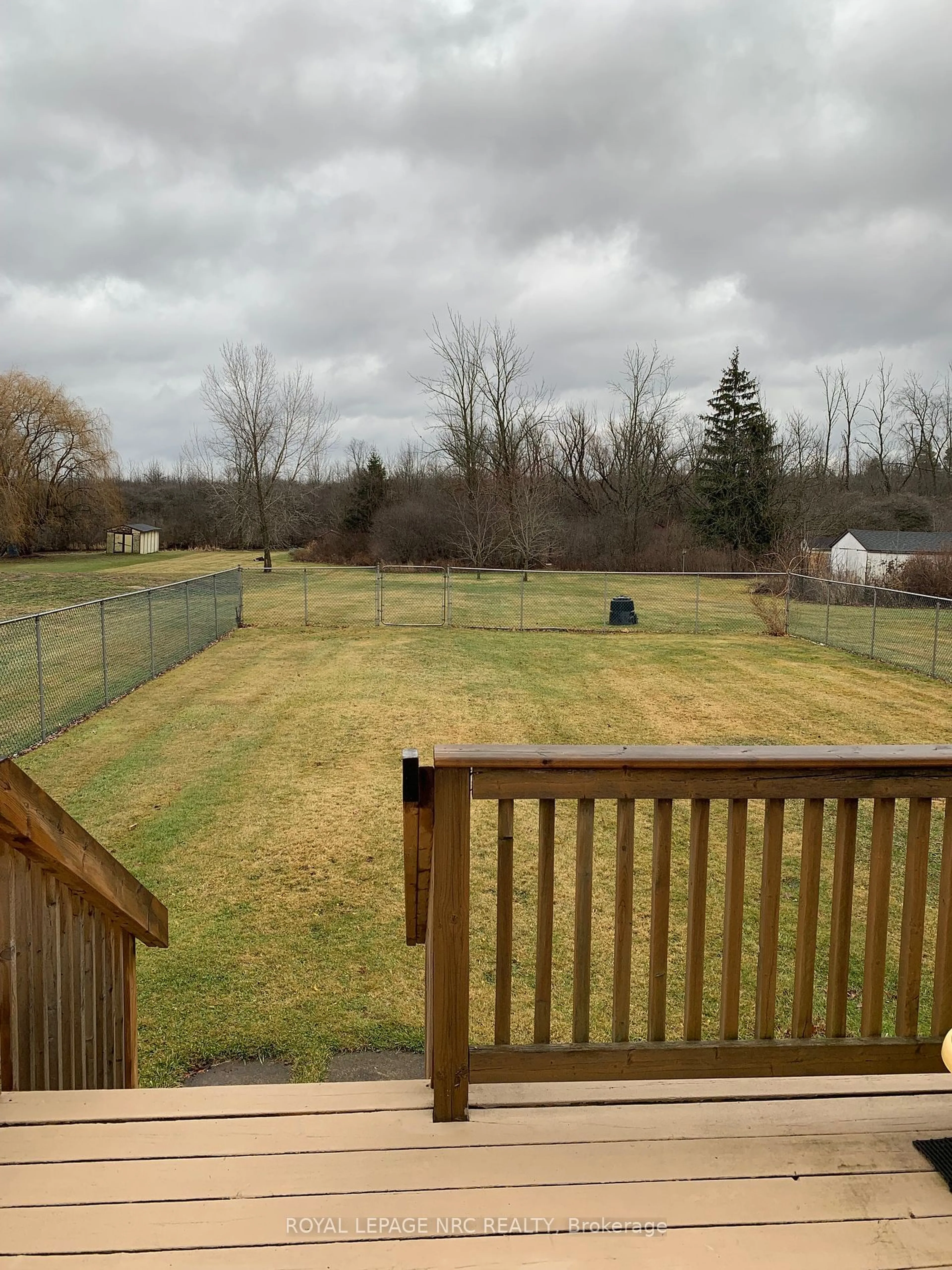 A pic from outside/outdoor area/front of a property/back of a property/a pic from drone, water/lake/river/ocean view for 10355 Willodell Rd, Niagara Falls Ontario L0S 1K0