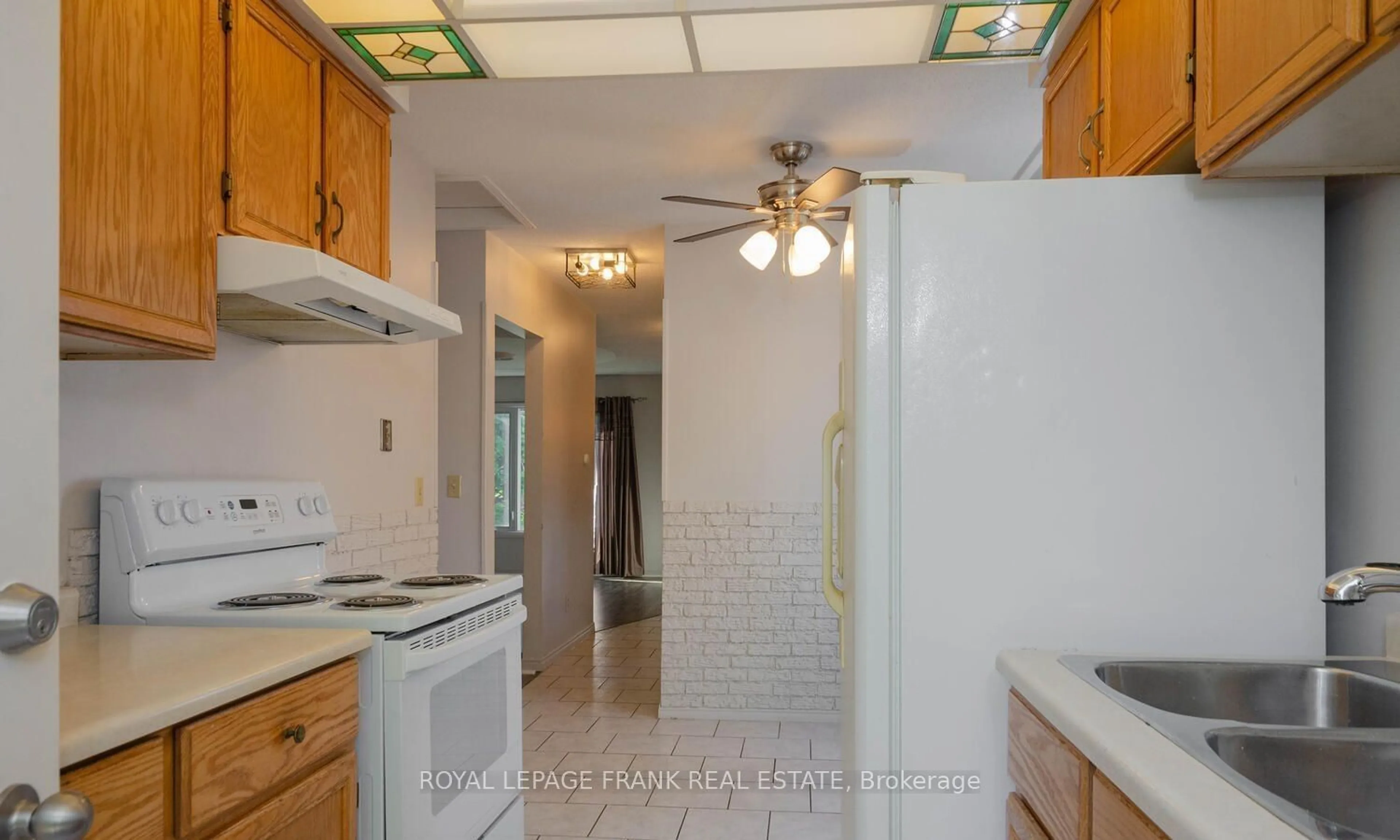 Standard kitchen, ceramic/tile floor for 481 Burnham Manor Crt, Cobourg Ontario K9A 5C1