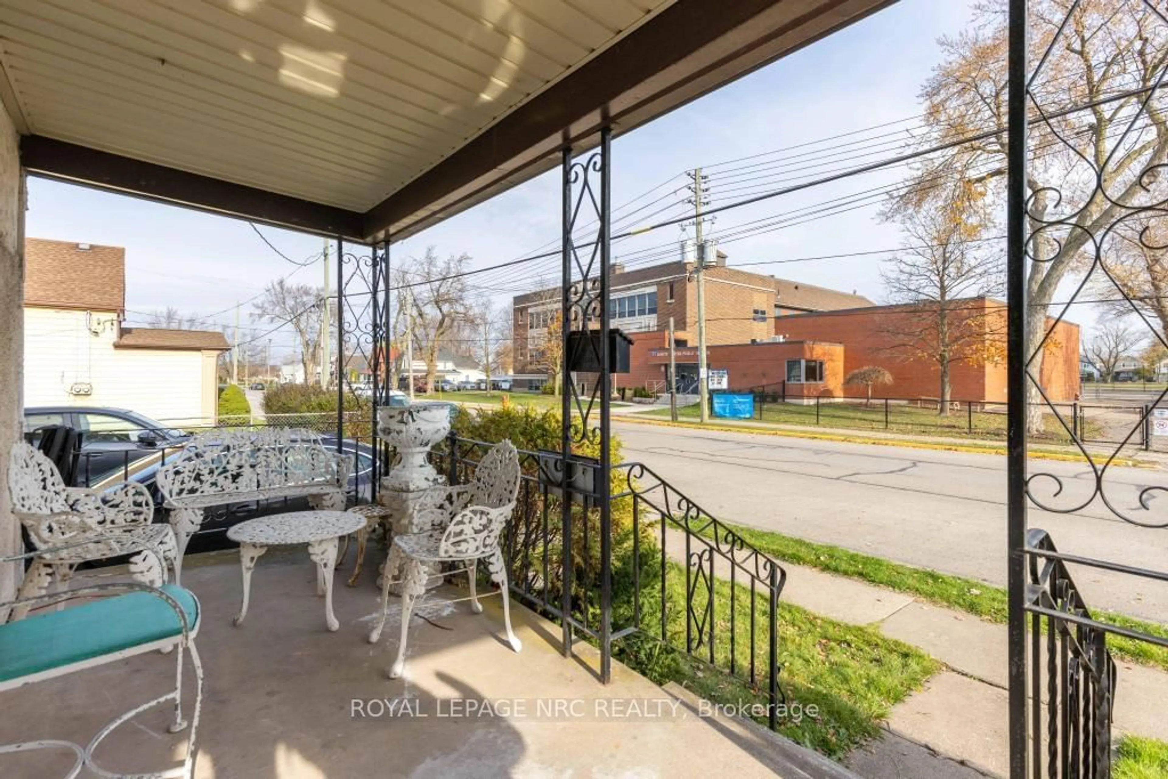 Patio, street for 420 Fares St, Port Colborne Ontario L3K 1X3