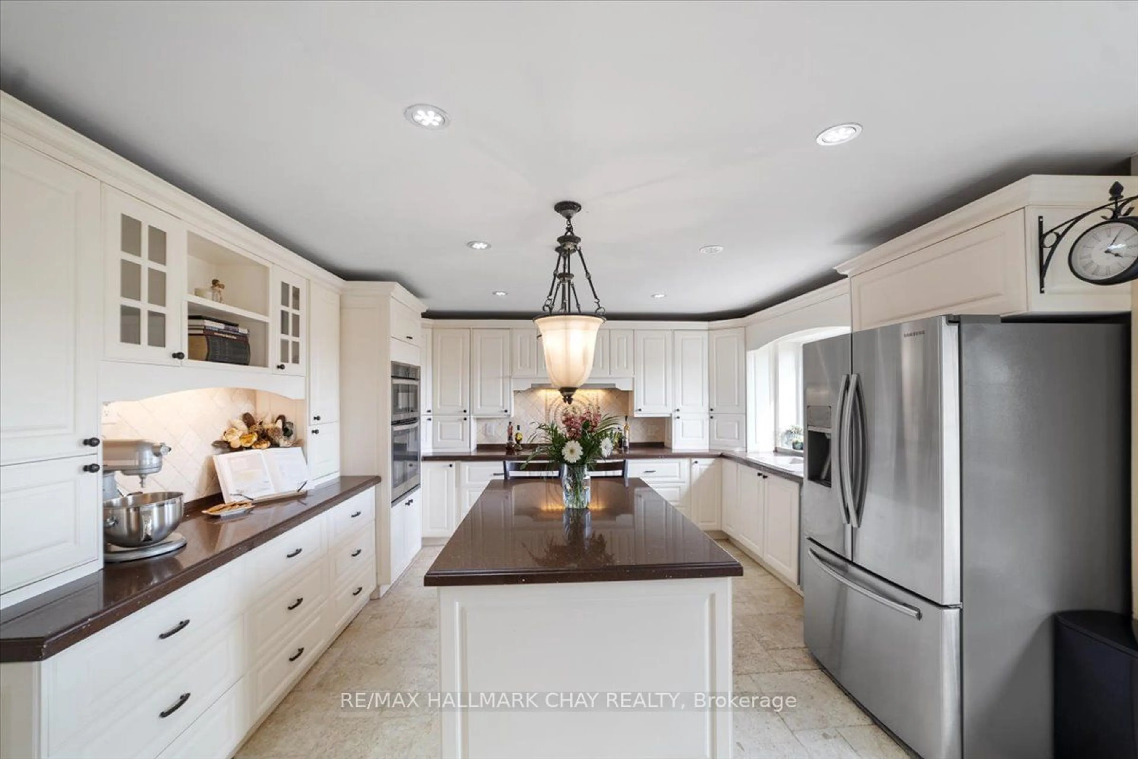 Contemporary kitchen, ceramic/tile floor for 119 Tutela Heights Rd, Brantford Ontario N3T 5L6