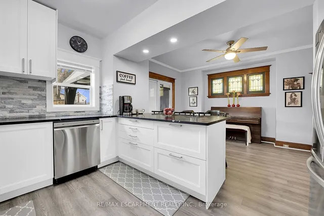 Additional property image - 53 1/2 Robins Ave