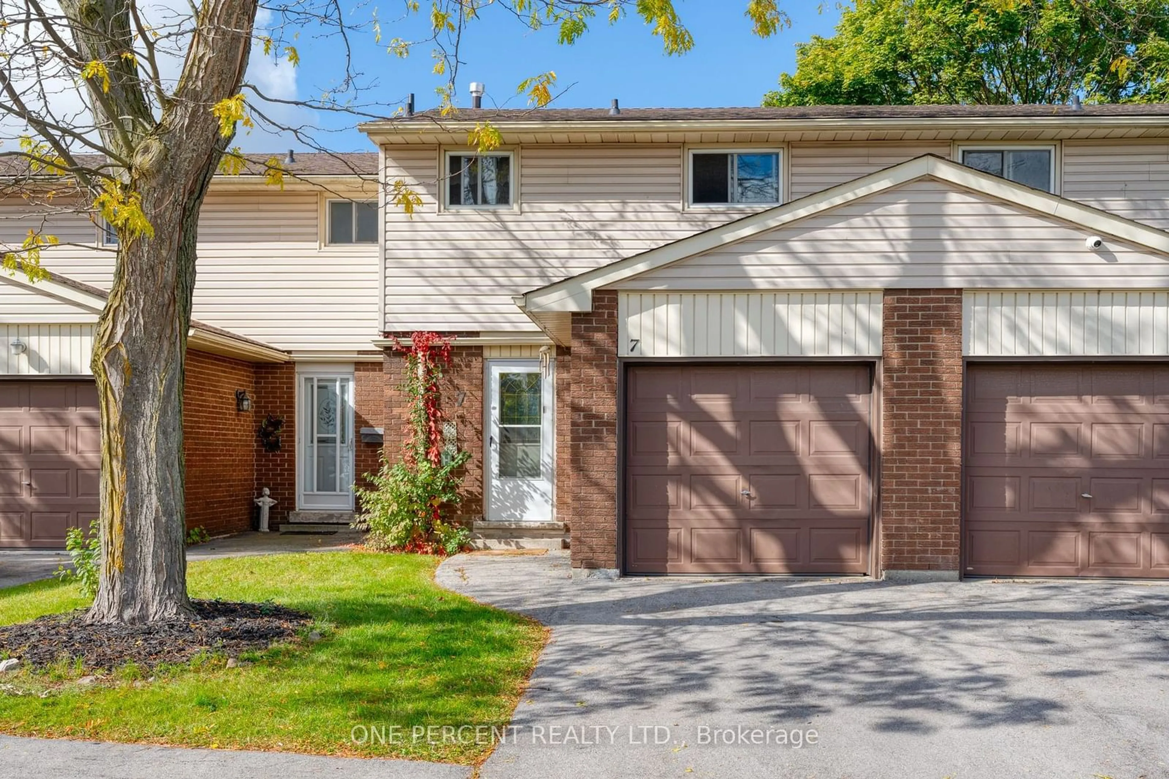 Home with brick exterior material, street for 1350 Limeridge Rd #7, Hamilton Ontario L8W 1L6