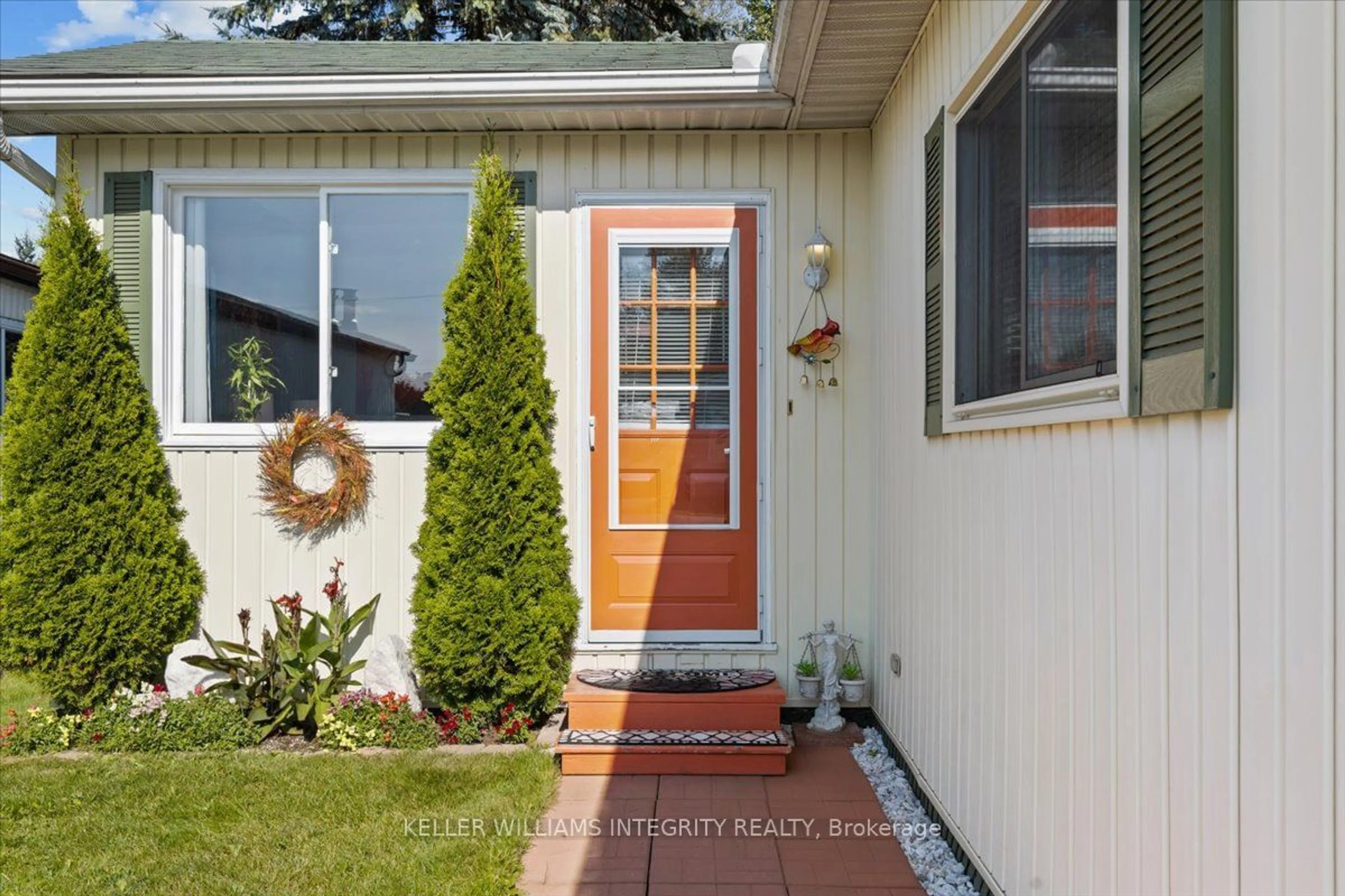 Indoor entryway for 1029 Vista Barrett Pvt, Greely - Metcalfe - Osgoode - Vernon and Area Ontario K4P 1C8