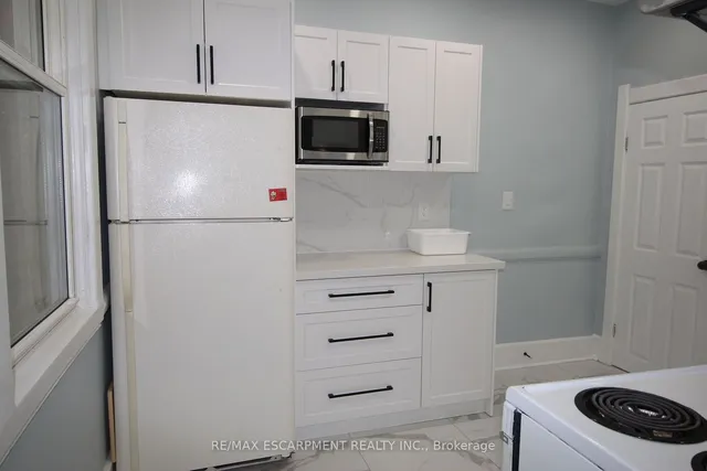 Additional property image - 701 Wilson St
