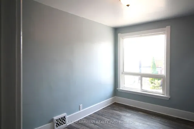 Additional property image - 701 Wilson St