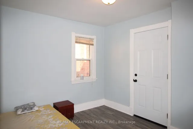 Additional property image - 701 Wilson St