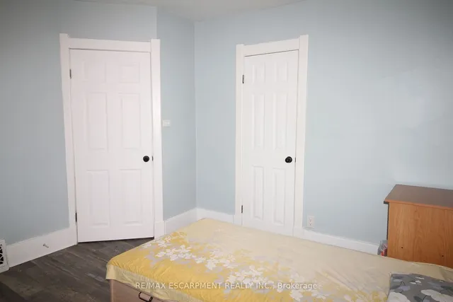 Additional property image - 701 Wilson St