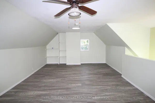 Additional property image - 701 Wilson St