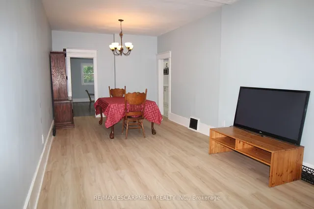 Additional property image - 701 Wilson St