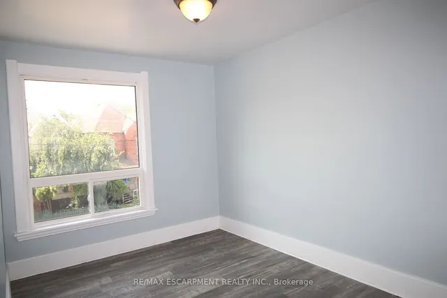 Additional property image - 701 Wilson St