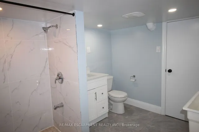 Additional property image - 701 Wilson St