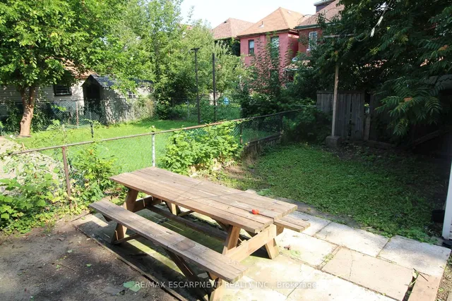 Additional property image - 701 Wilson St