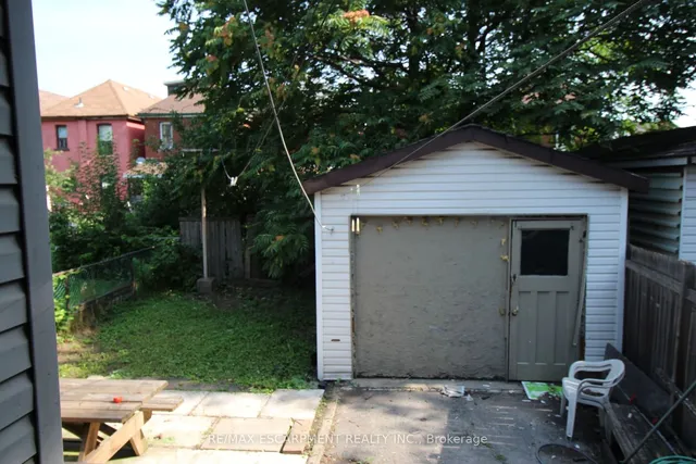 Additional property image - 701 Wilson St