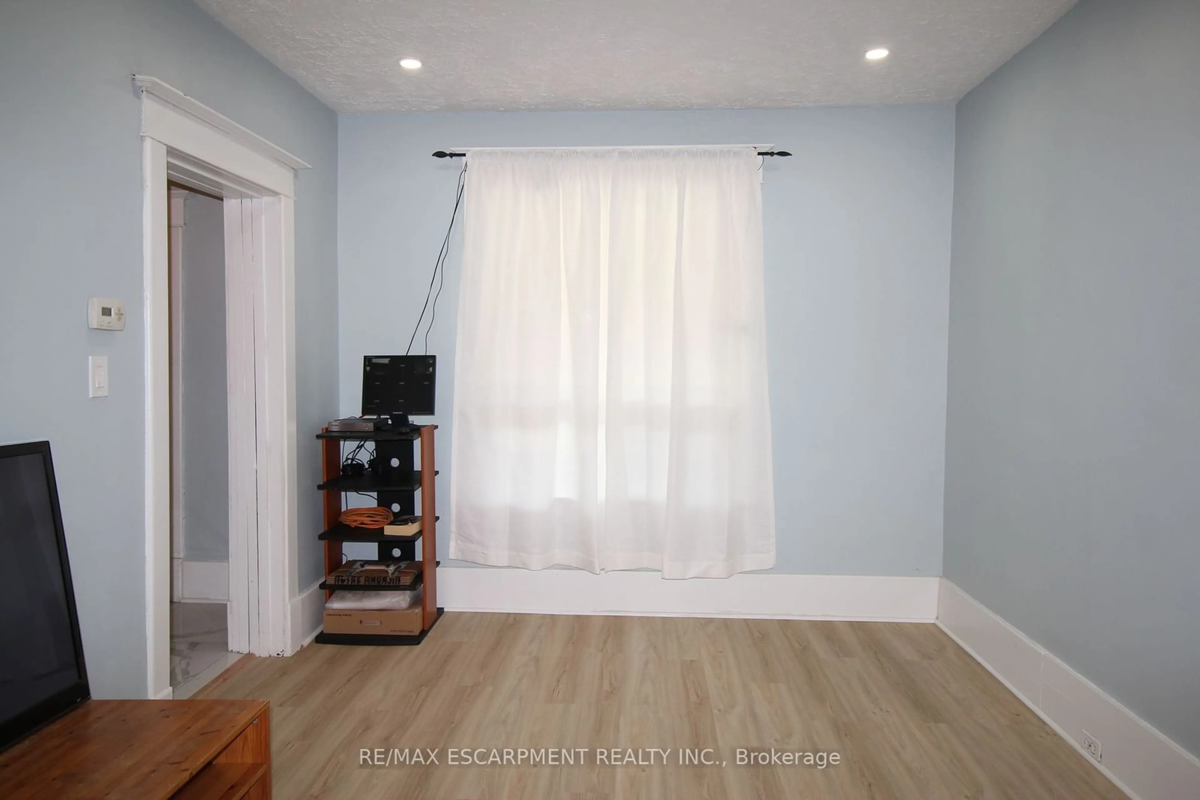 A pic of a room for 701 Wilson St, Hamilton Ontario L8L 1V5