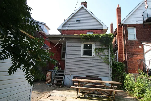 Additional property image - 701 Wilson St
