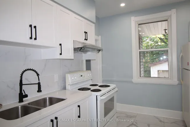 Additional property image - 701 Wilson St