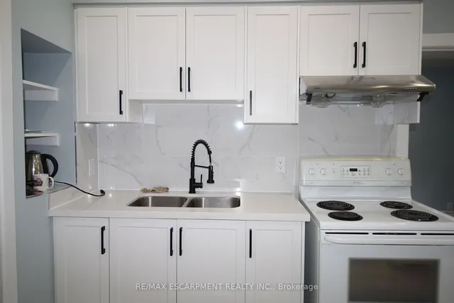 Additional property image - 701 Wilson St