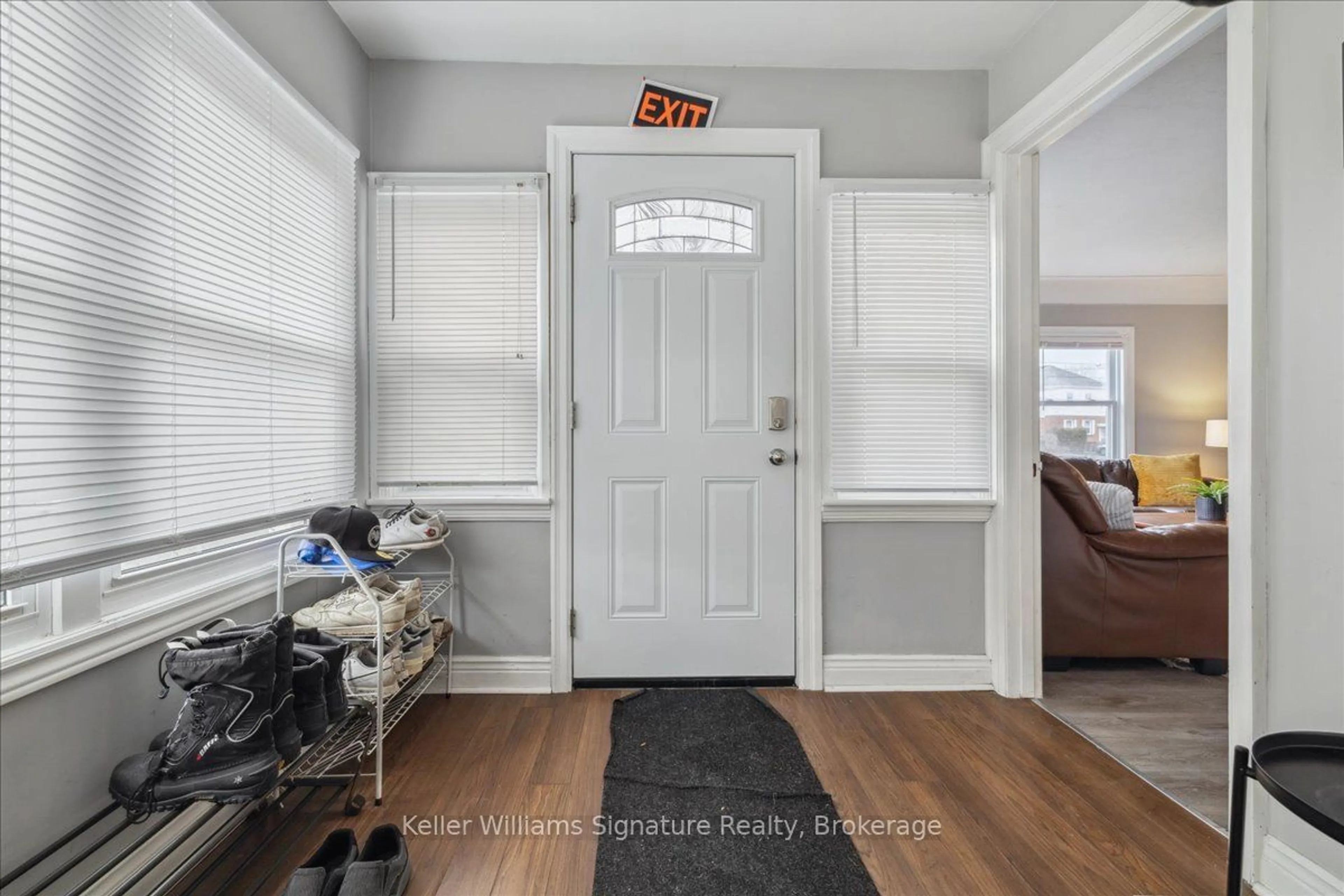 Indoor entryway for 94 Glenmount Ave, Hamilton Ontario L8S 2L7