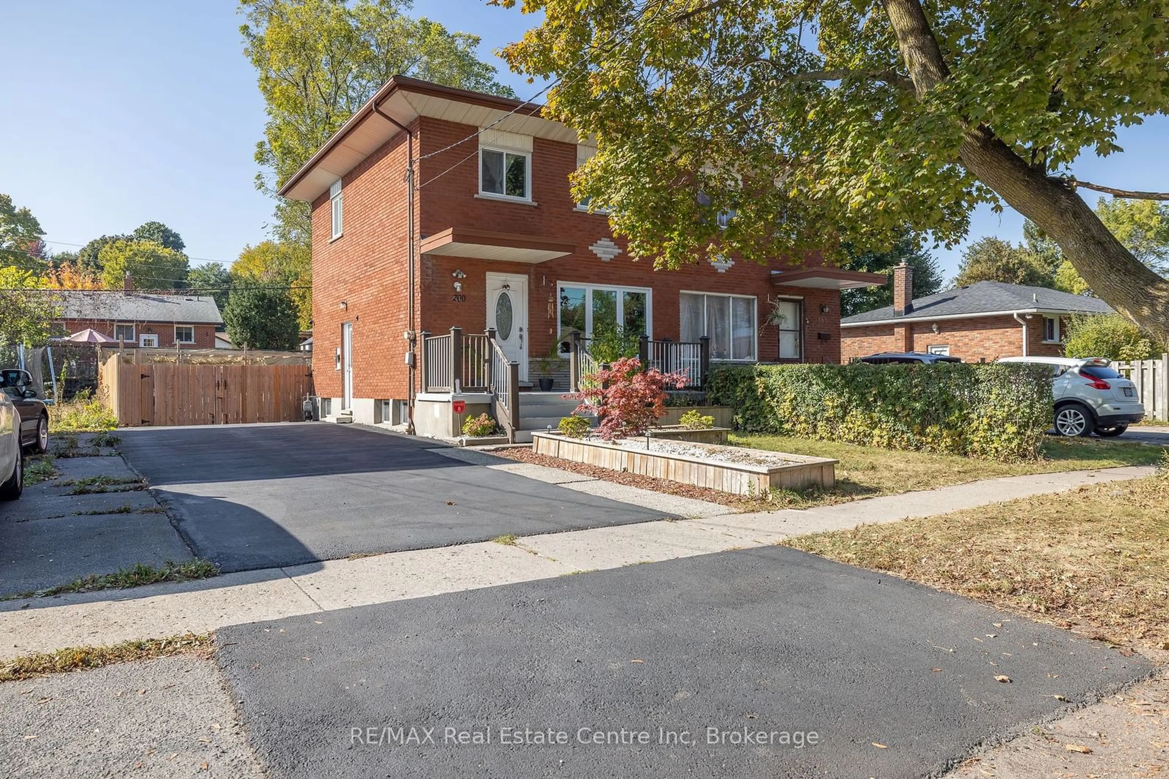 Home with brick exterior material, street for 200 Alma St, Guelph Ontario N1H 5X5