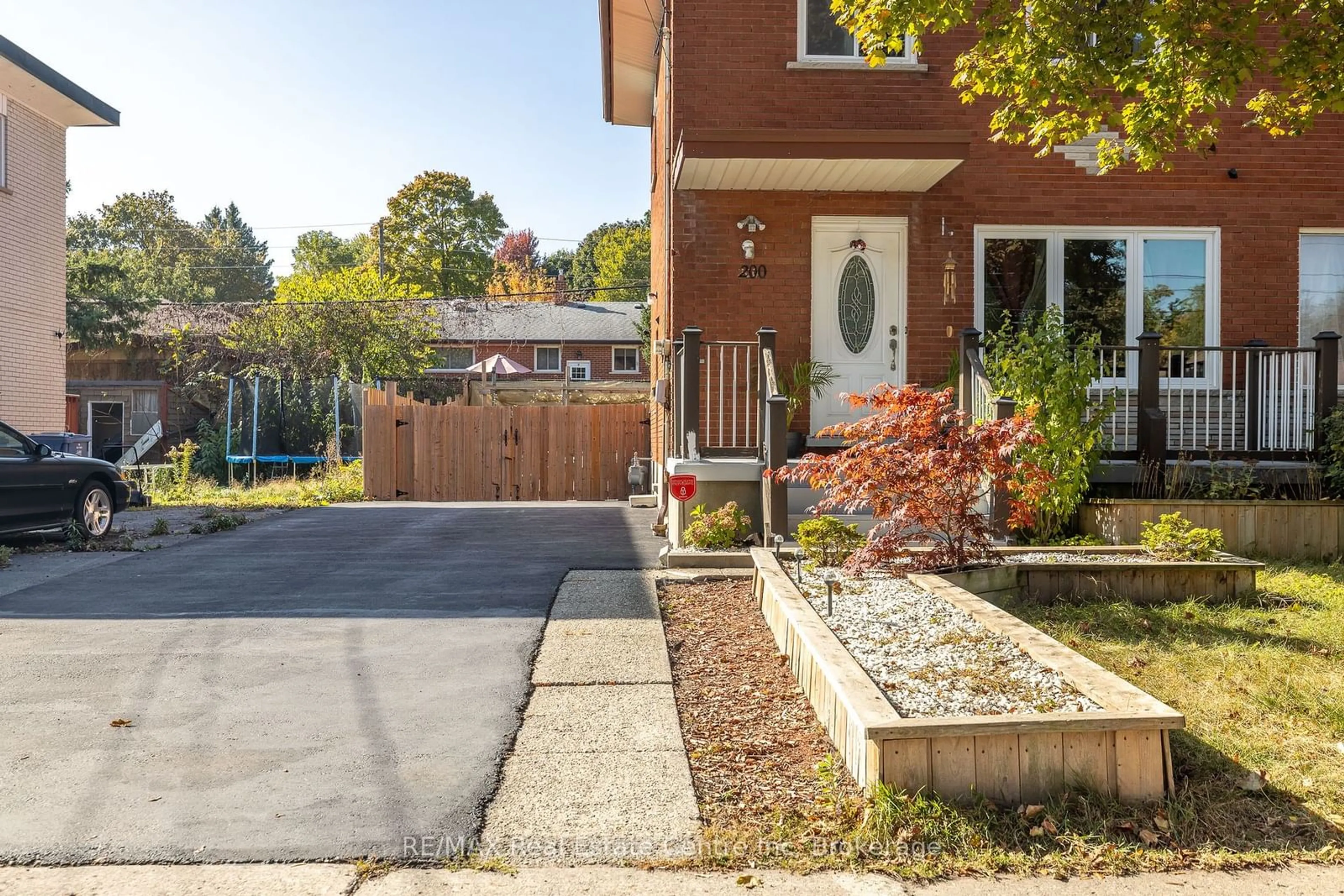 Home with brick exterior material, street for 200 Alma St, Guelph Ontario N1H 5X5