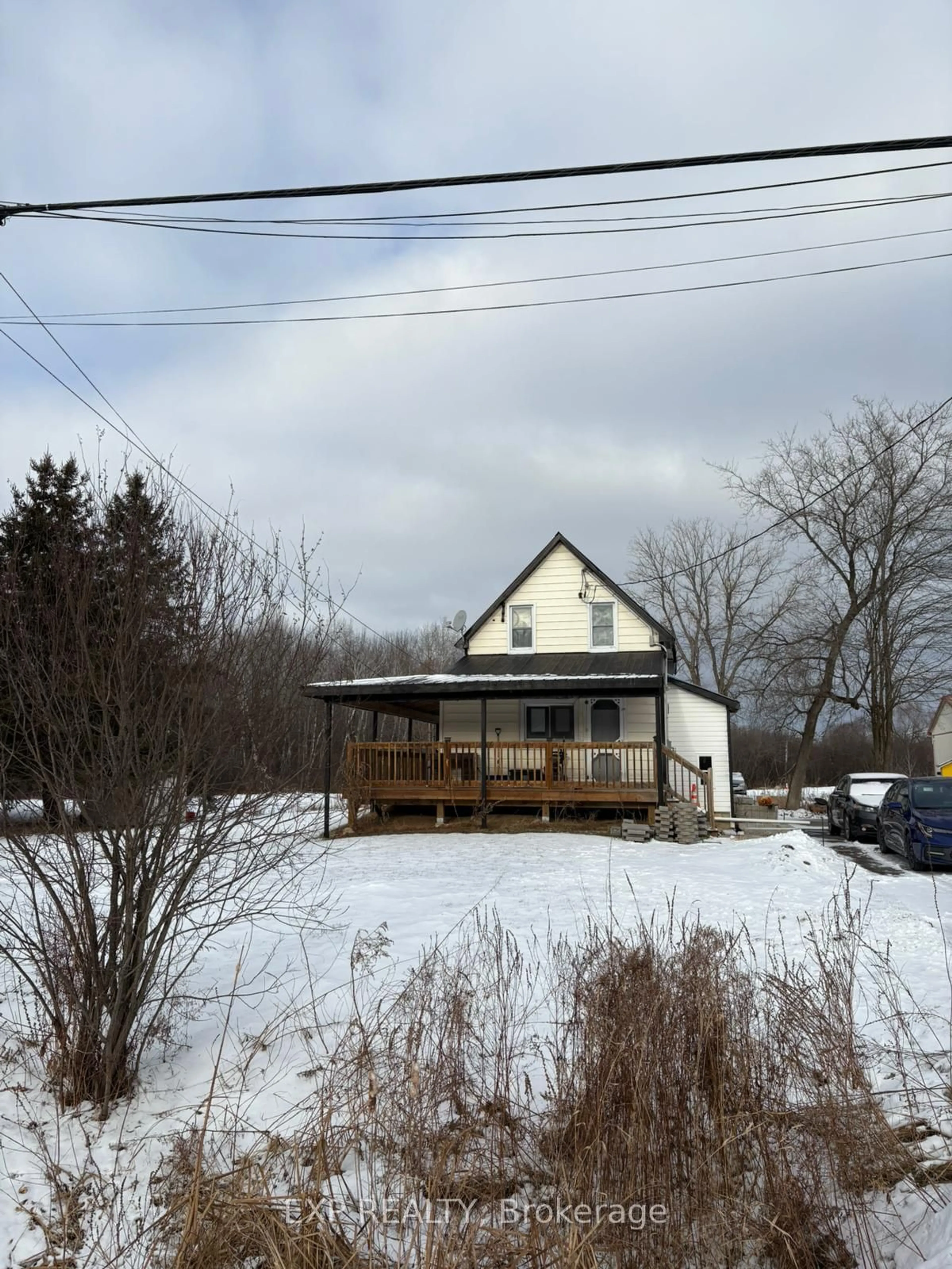 A pic from outside/outdoor area/front of a property/back of a property/a pic from drone, street for 5601 Thunder Rd, Carlsbad Springs Ontario K0A 1K0