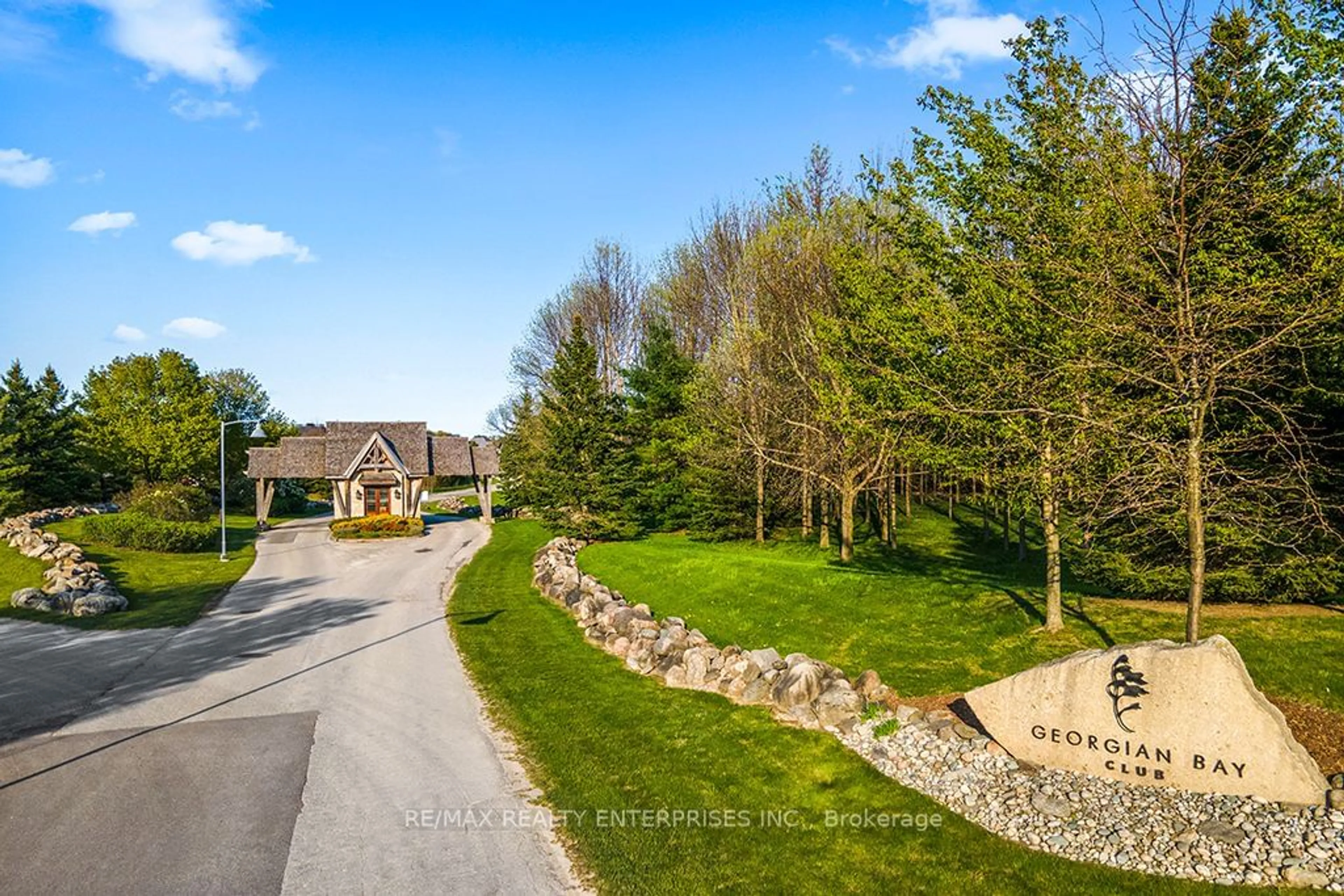 A pic from outside/outdoor area/front of a property/back of a property/a pic from drone, street for 133 Georgian Bay Lane #13, Blue Mountains Ontario N0H 1J0