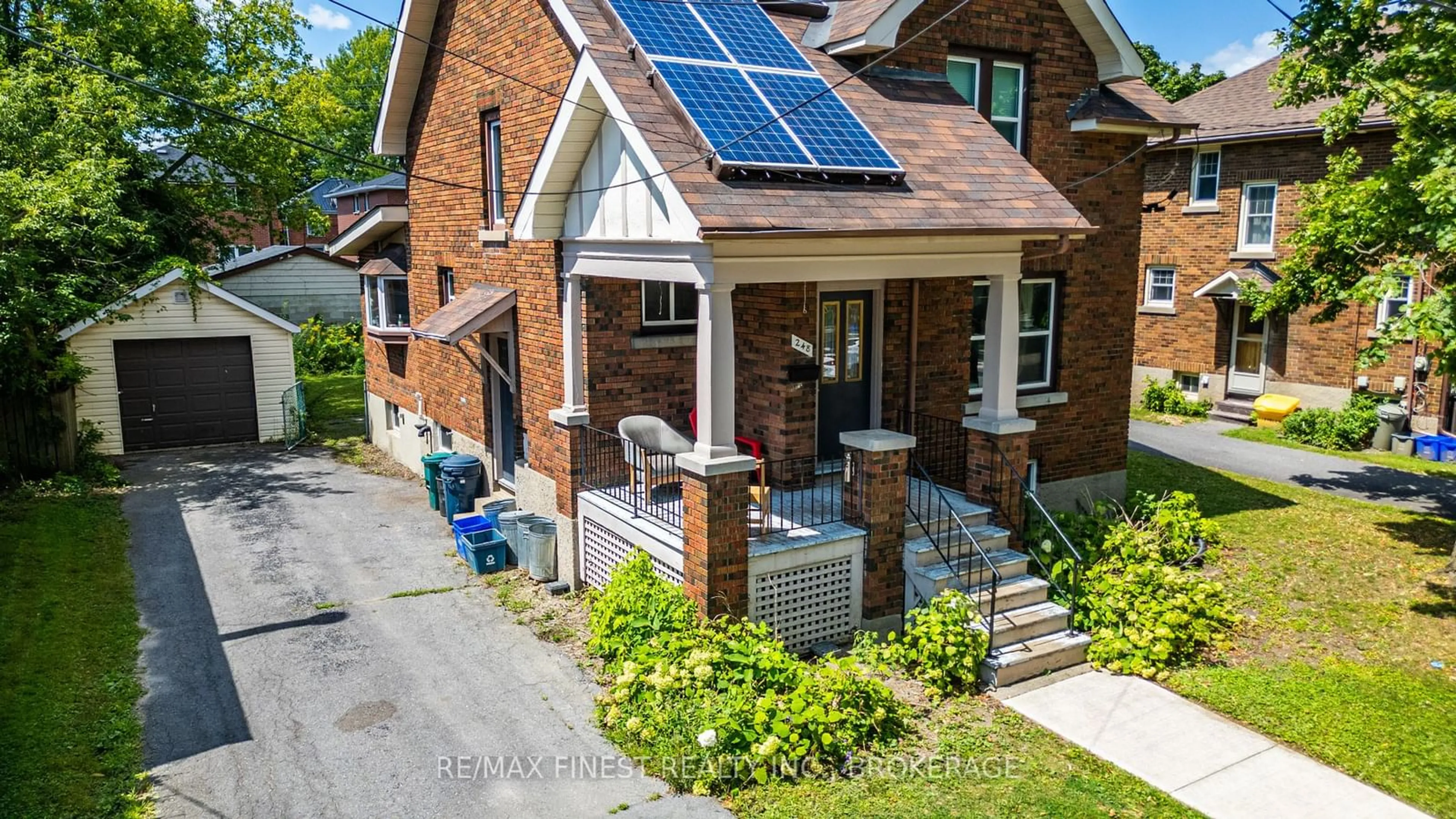 A pic from outside/outdoor area/front of a property/back of a property/a pic from drone, street for 248 Collingwood St, Kingston Ontario K7L 3X8