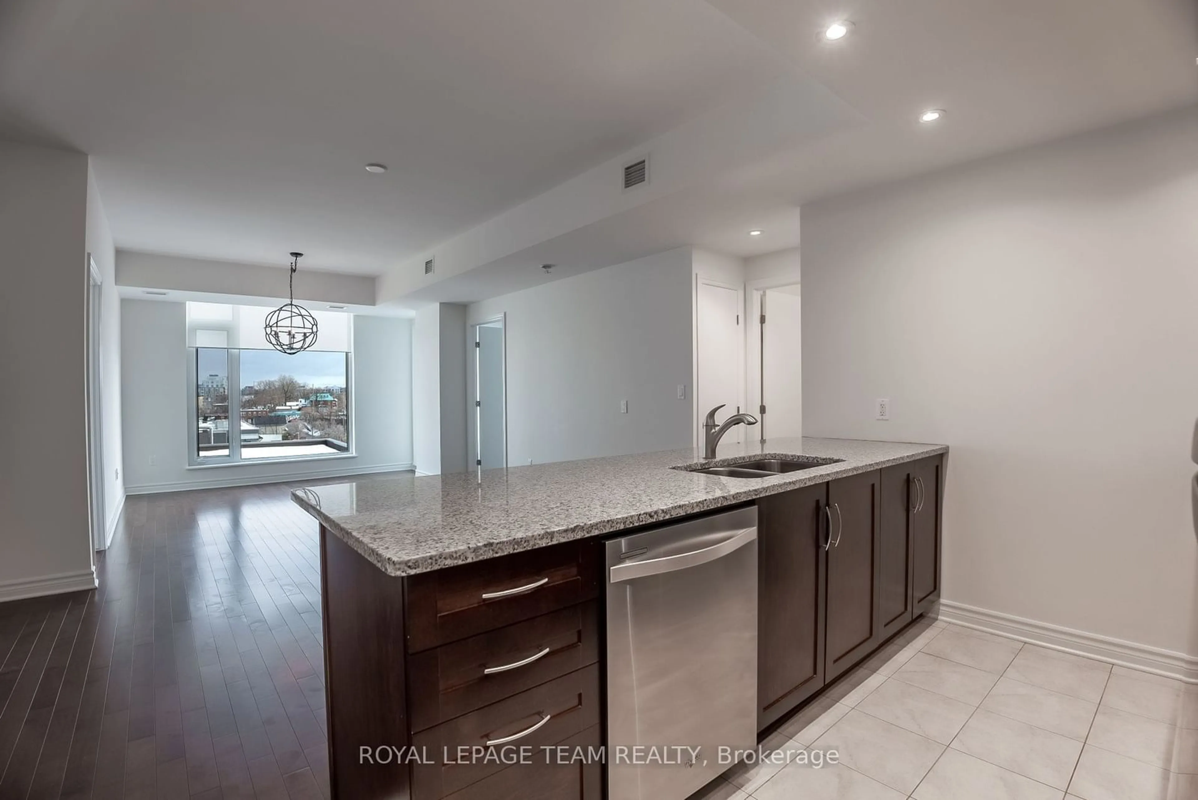 Open concept kitchen, ceramic/tile floor for 575 Byron Ave #609, Carlingwood - Westboro and Area Ontario K2A 1R7