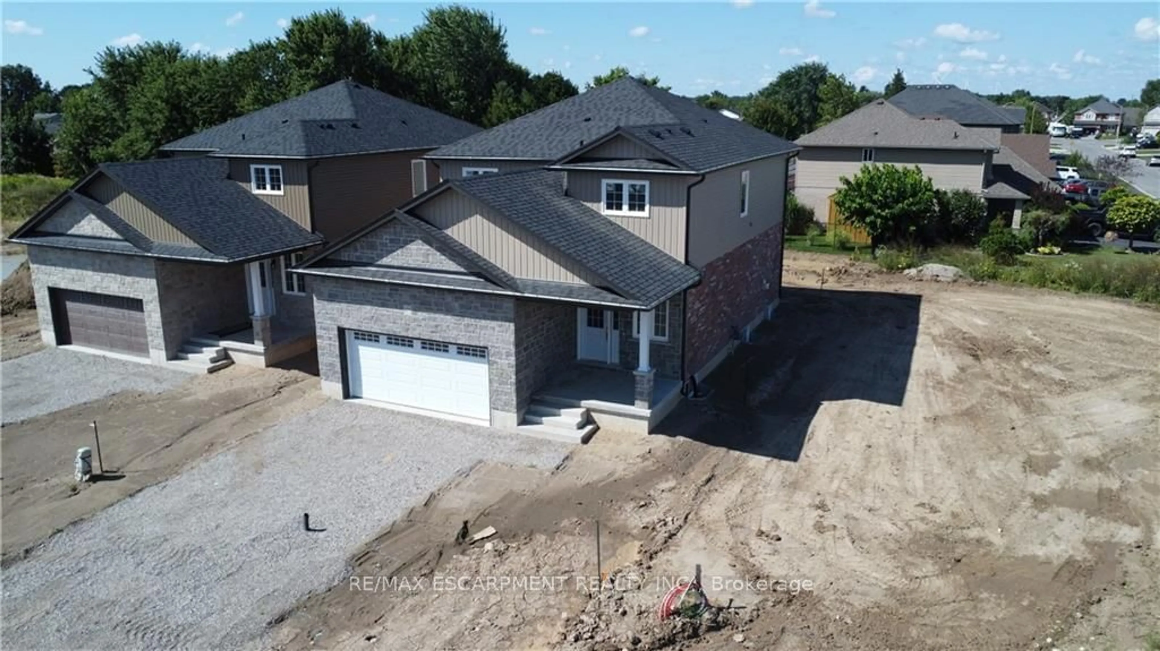 A pic from outside/outdoor area/front of a property/back of a property/a pic from drone, building for 175 Pike Creek Dr, Haldimand Ontario N0A 1E0