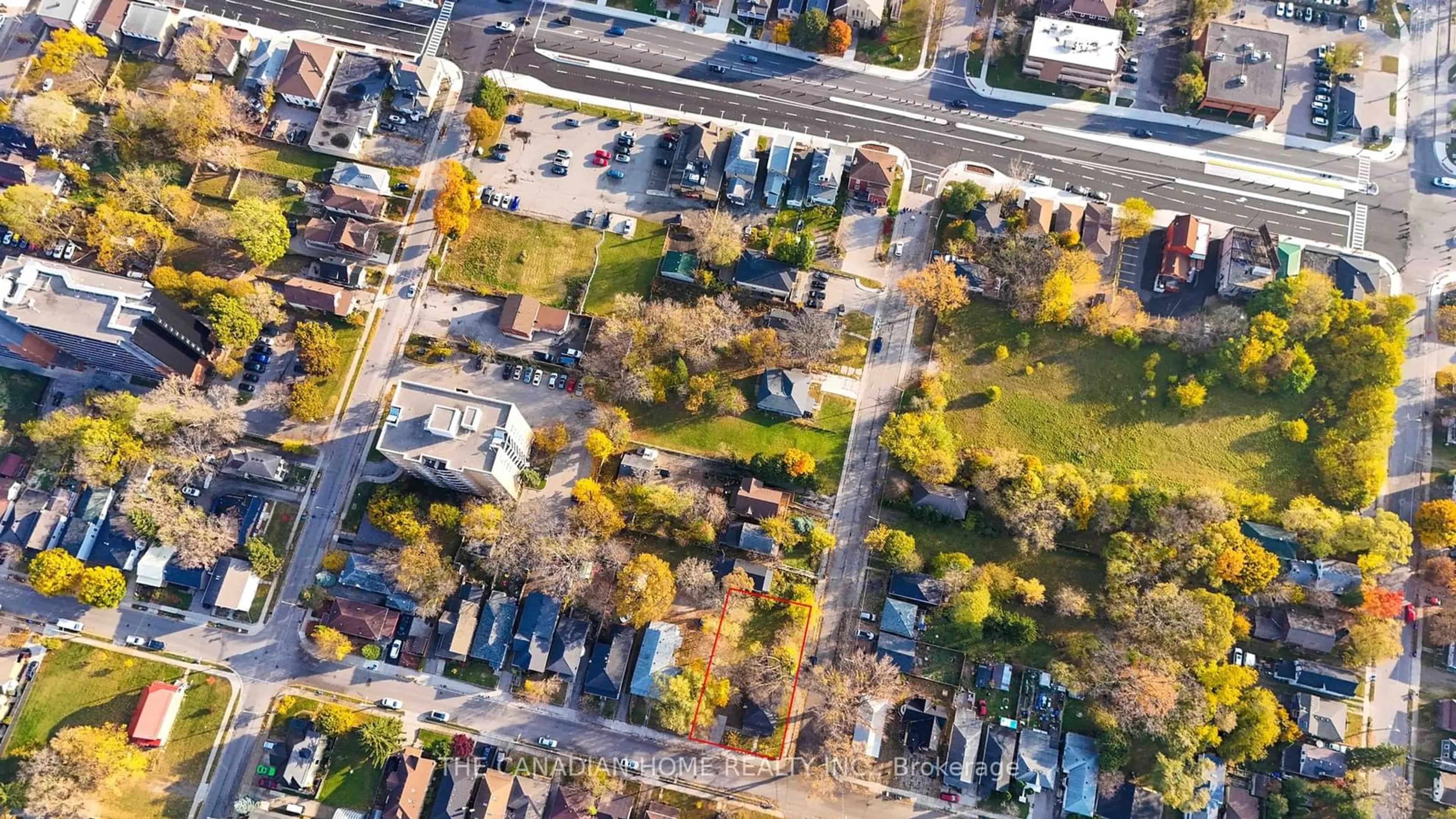 A pic from outside/outdoor area/front of a property/back of a property/a pic from drone, street for 130 Clarence St, London Ontario N6B 2J6