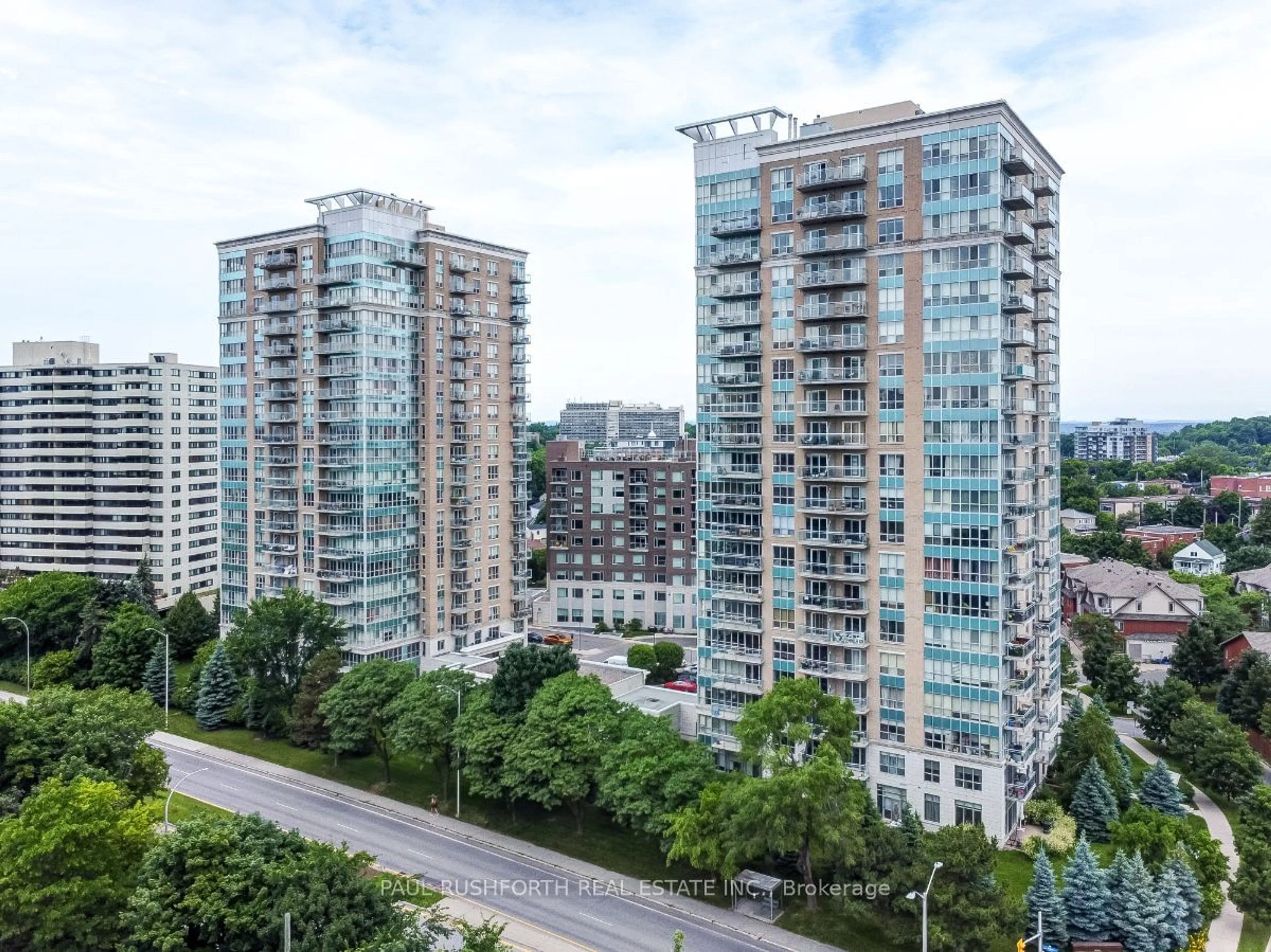 A pic from outside/outdoor area/front of a property/back of a property/a pic from drone, city buildings view from balcony for 90 LANDRY St #203, Vanier and Kingsview Park Ontario K1L 0A9