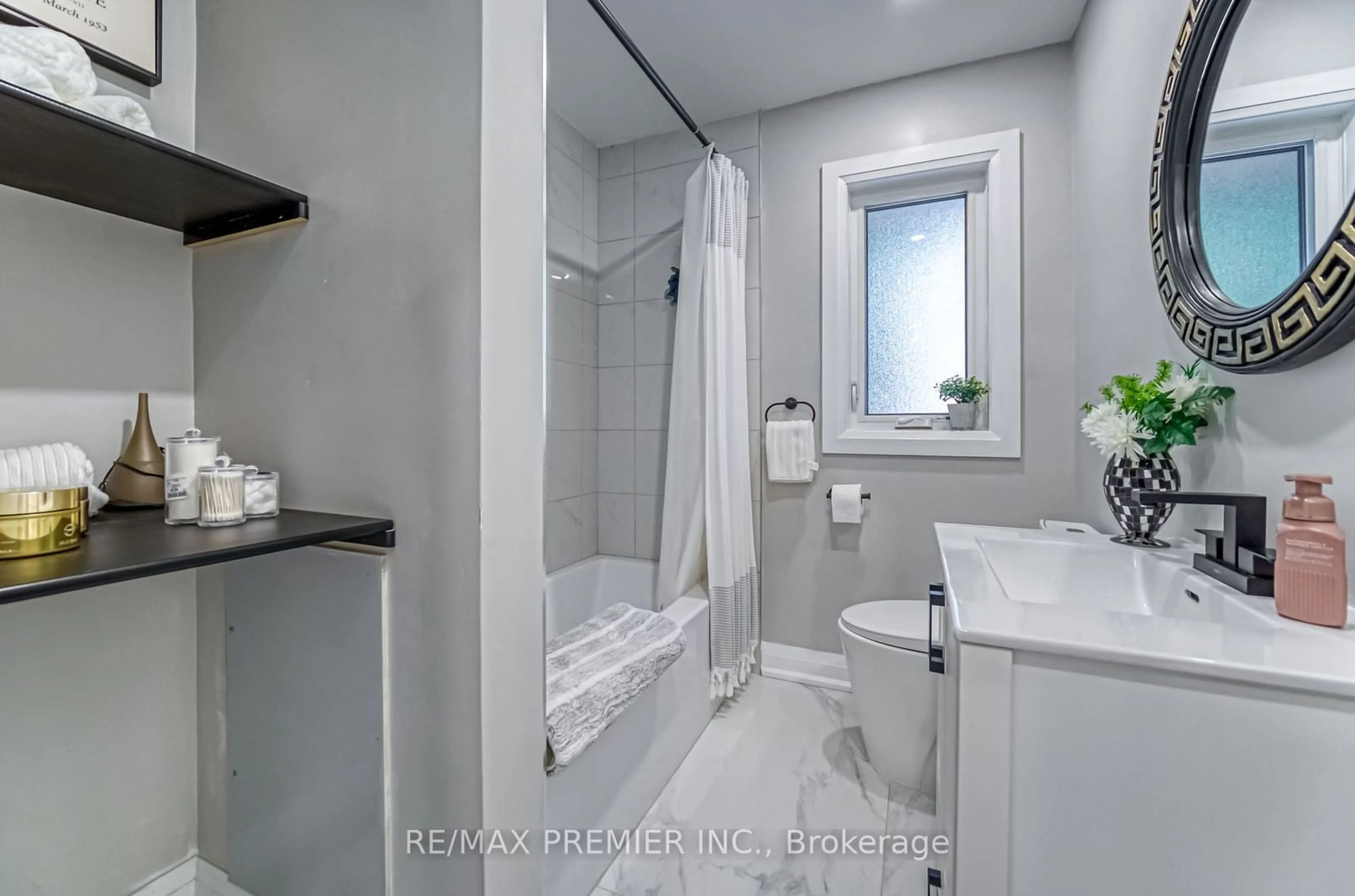 Standard bathroom, ceramic/tile floor for 85 Enmore Ave, Hamilton Ontario L9G 2H4