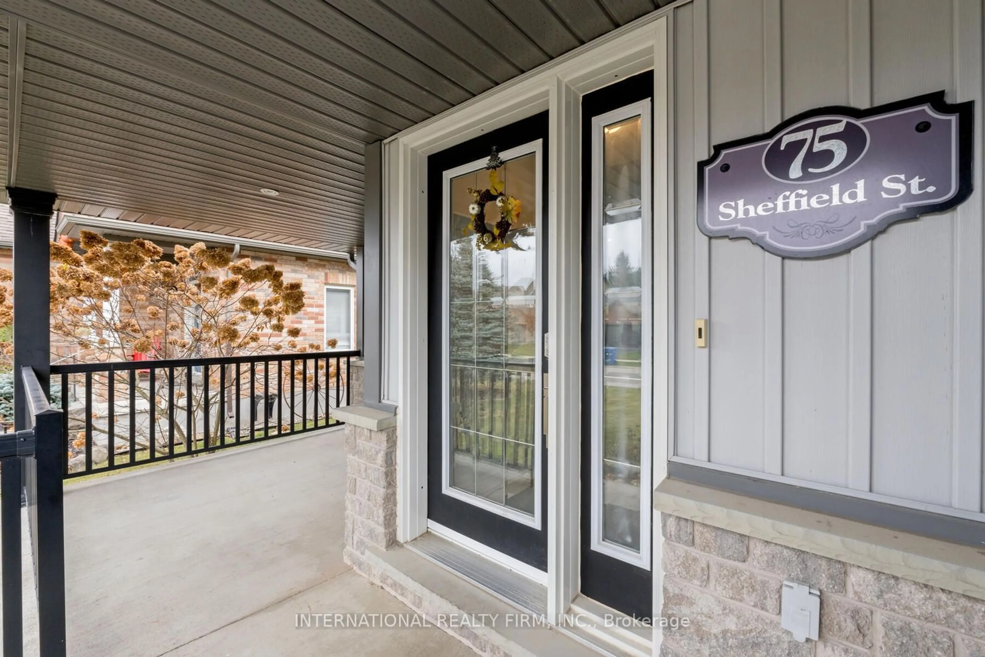 Indoor entryway for 75 Sheffield St, Southgate Ontario N0C 1B0