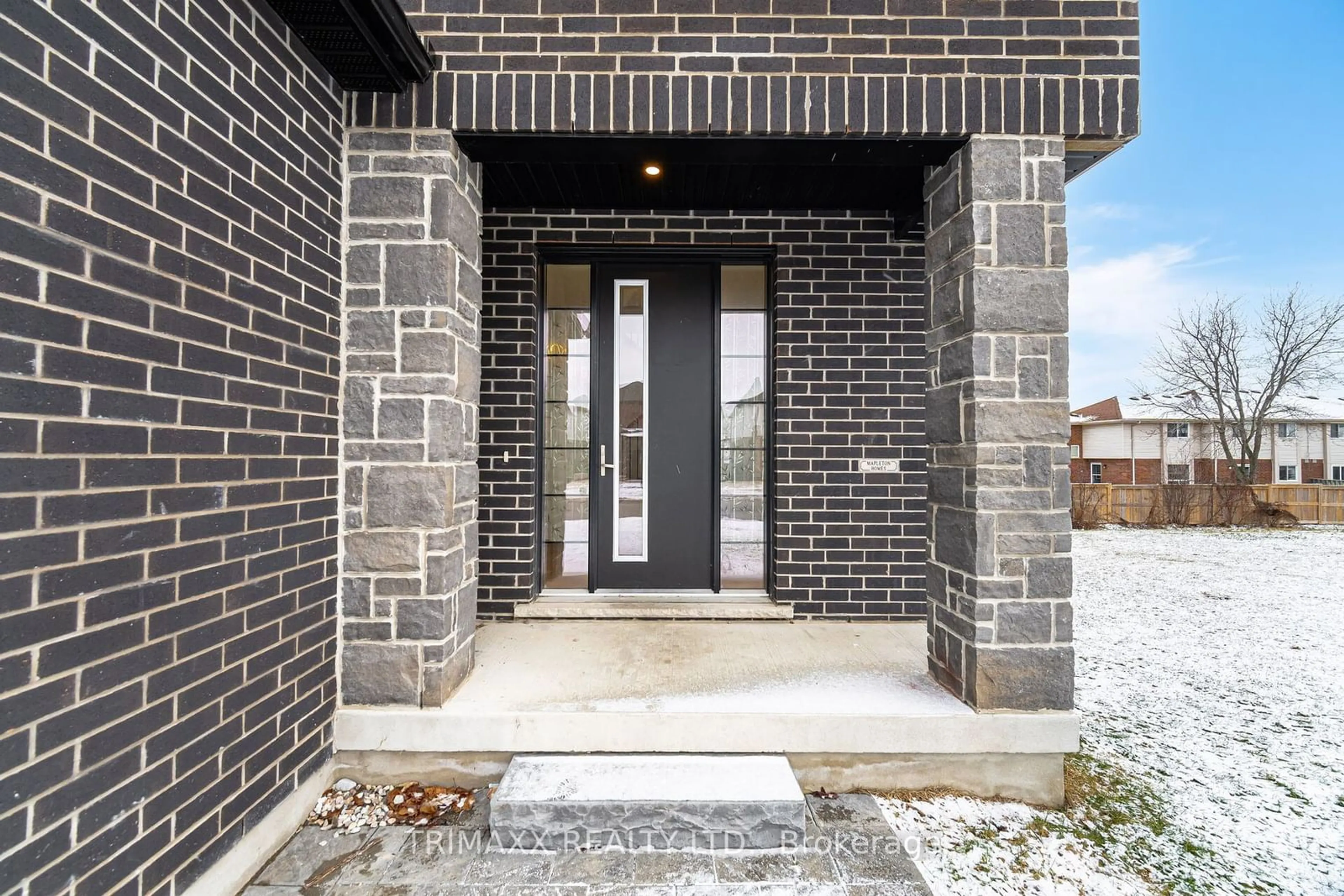 Home with brick exterior material, street for 17 Welch Crt, St. Thomas Ontario N5R 0M1