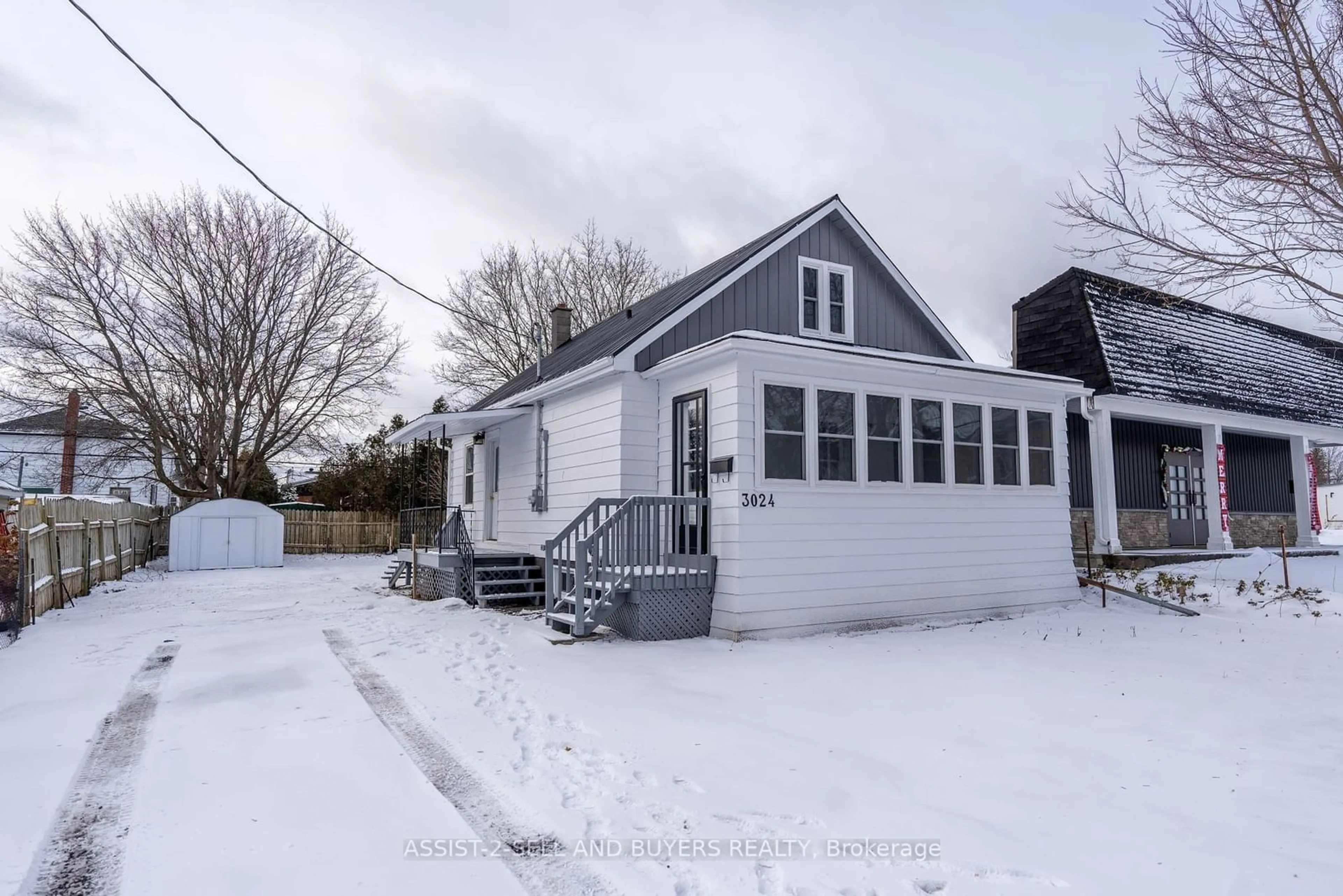 A pic from outside/outdoor area/front of a property/back of a property/a pic from drone, street for 3024 Pitt St, Cornwall Ontario K6K 1A8