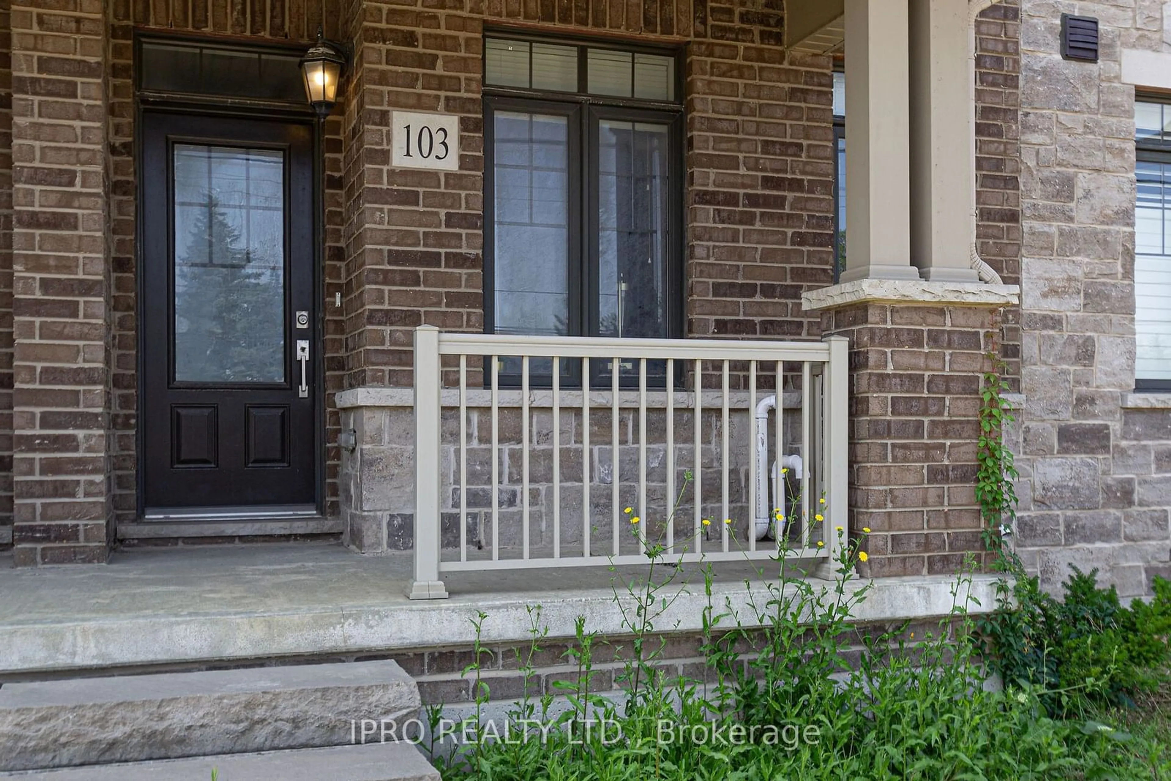 Indoor entryway for 1890 Rymal Rd #103, Hamilton Ontario L0R 1P0