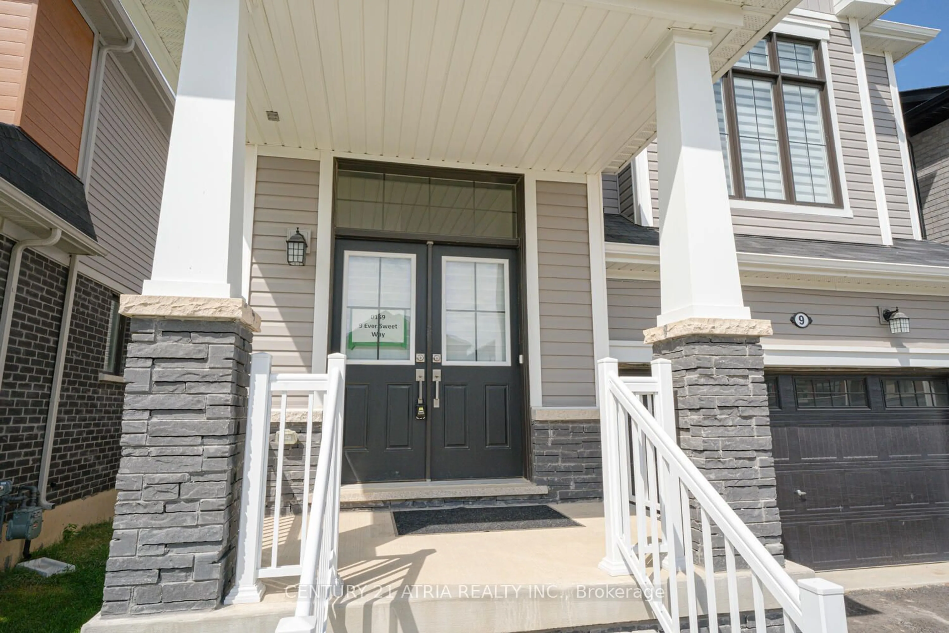 Indoor entryway for 9 Ever Sweet Way, Thorold Ontario L2E 6S4