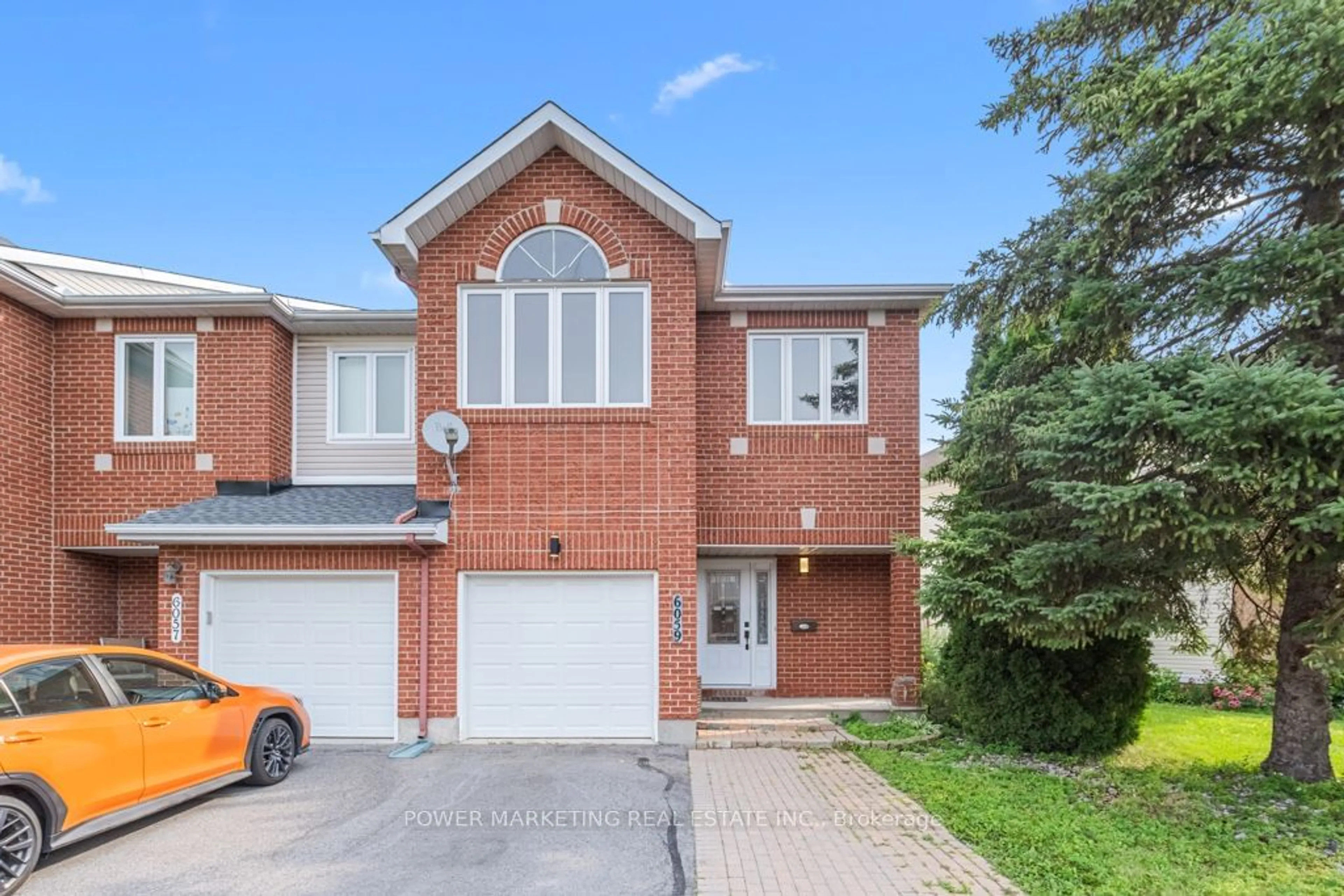 Home with brick exterior material, street for 6059 PINEGLADE Cres, Orleans - Convent Glen and Area Ontario K1W 1H1