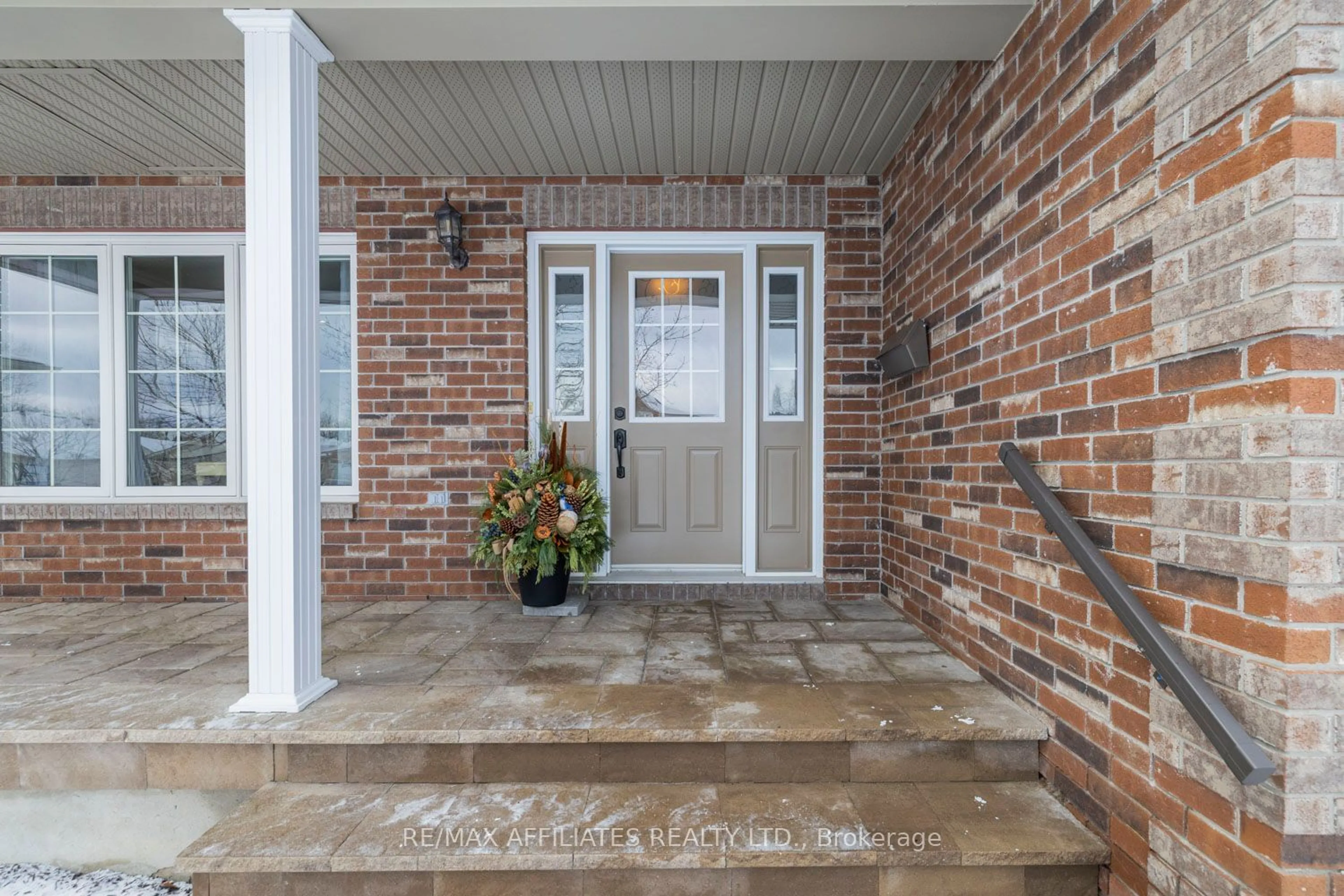 Indoor entryway for 107 Comba Dr, Carleton Place Ontario K7C 4V2