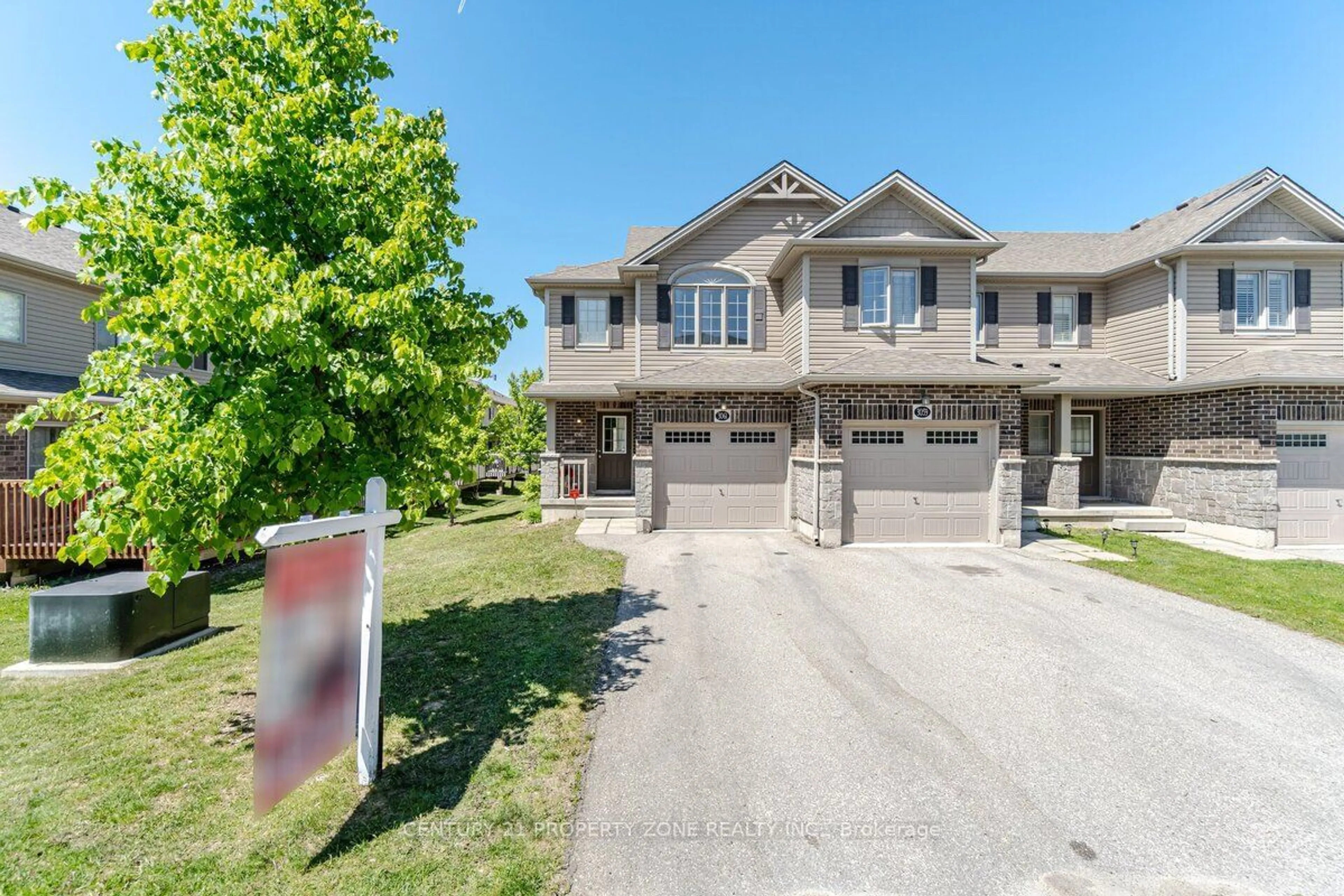 A pic from outside/outdoor area/front of a property/back of a property/a pic from drone, street for 3061 Springmeadow Rd, London Ontario N6L 0C7