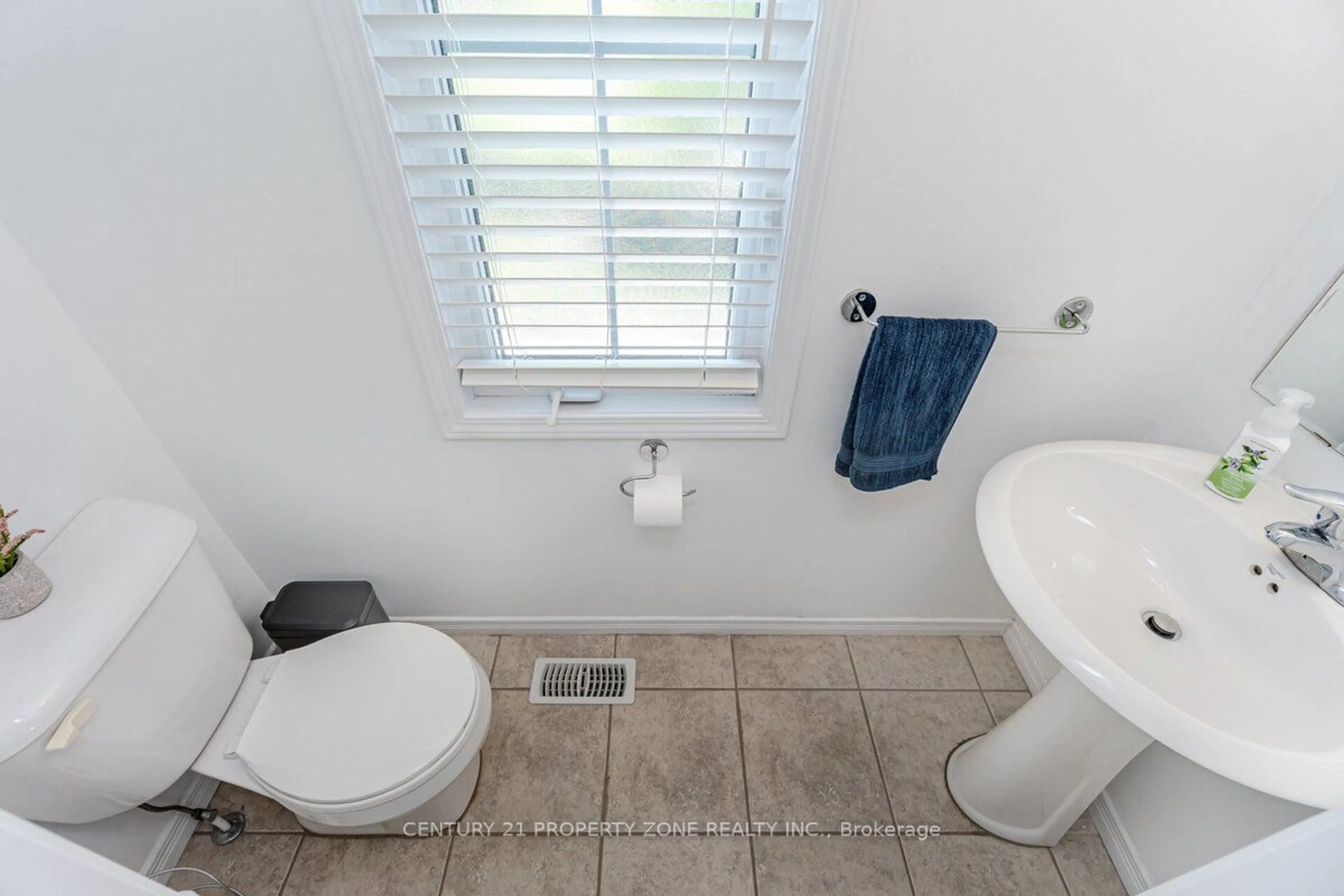 Standard bathroom, unknown for 3061 Springmeadow Rd, London Ontario N6L 0C7