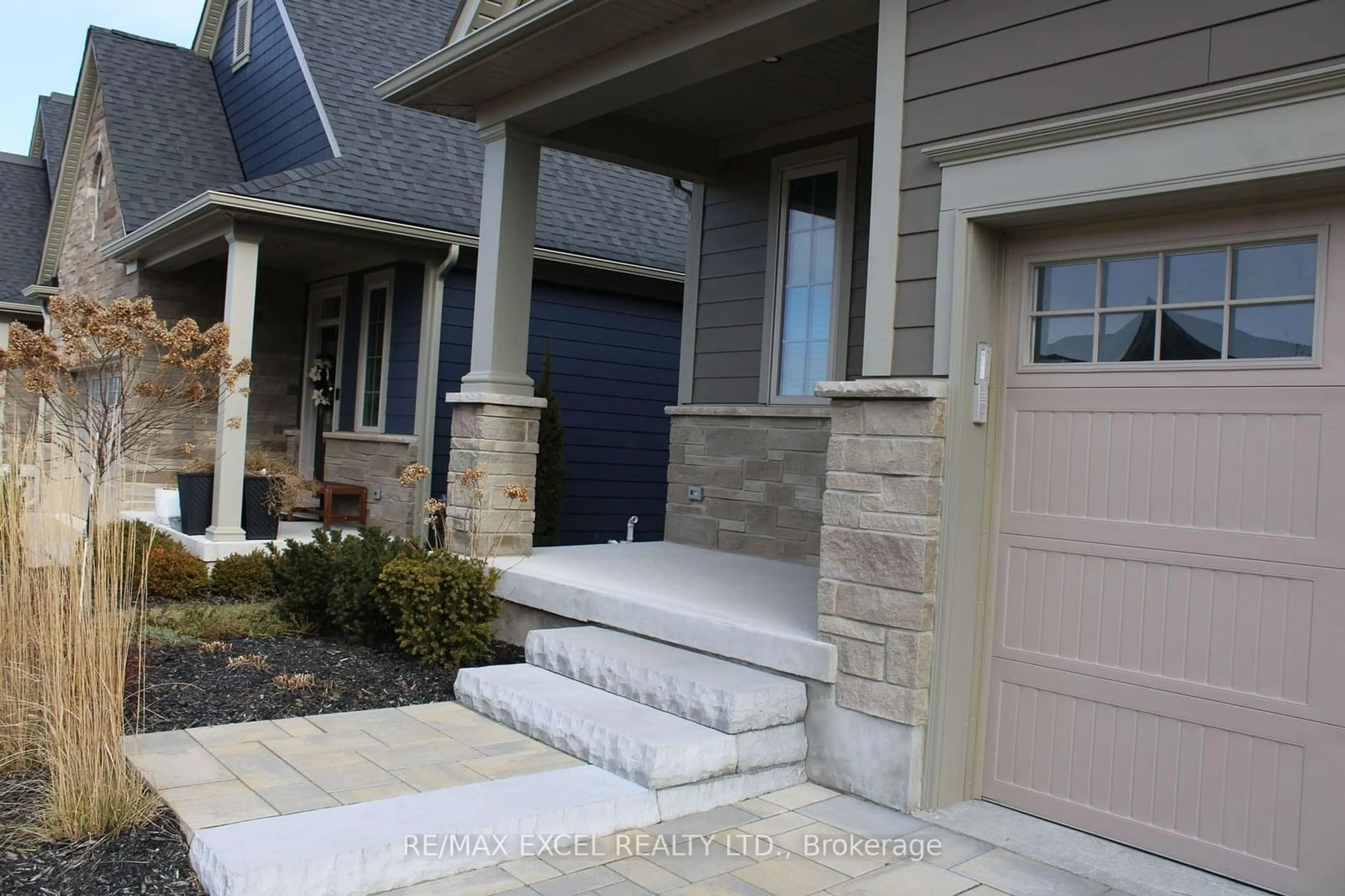 Indoor entryway for 3910 Mitchell Cres, Fort Erie Ontario L0S 1S0