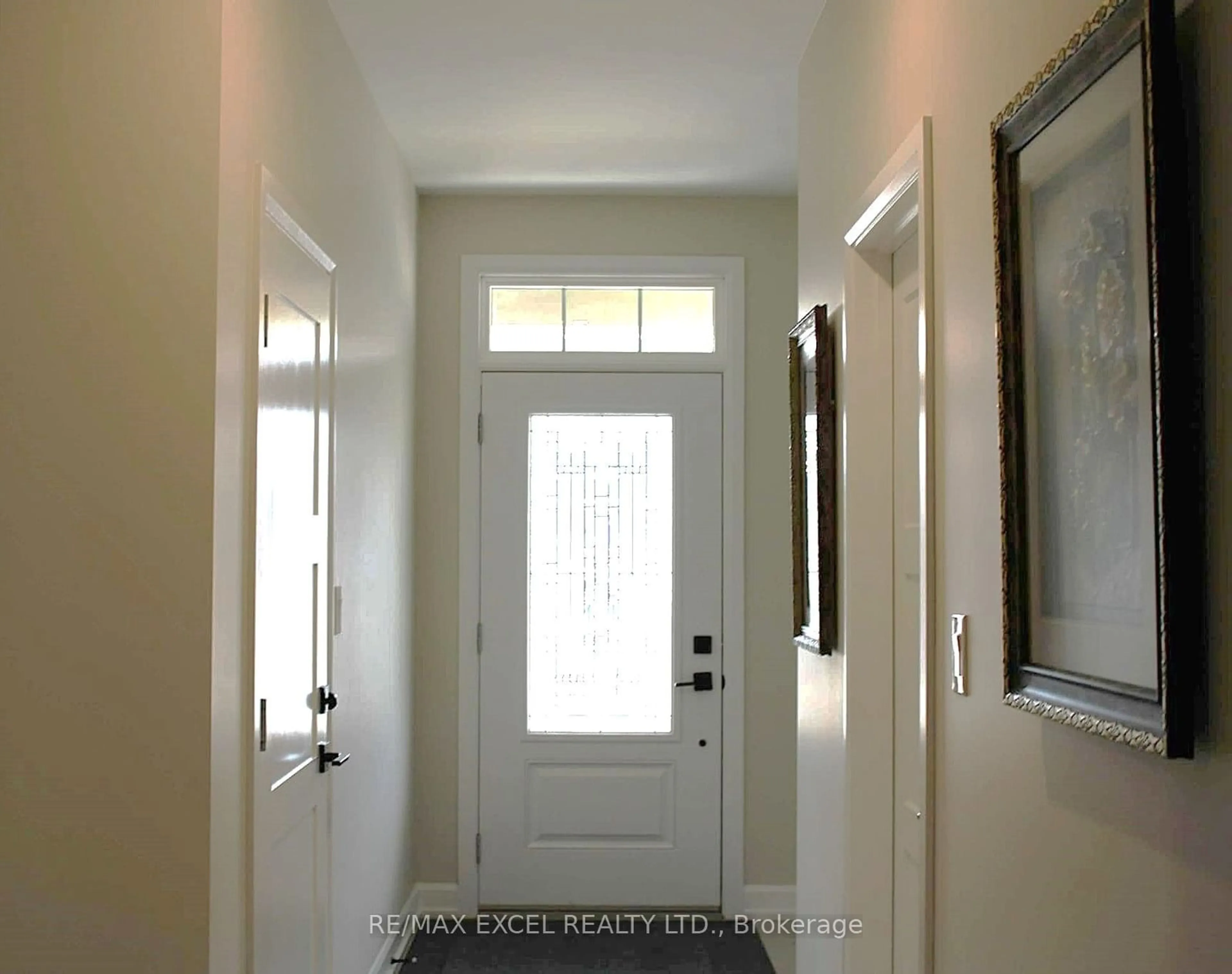 Indoor entryway for 3910 Mitchell Cres, Fort Erie Ontario L0S 1S0