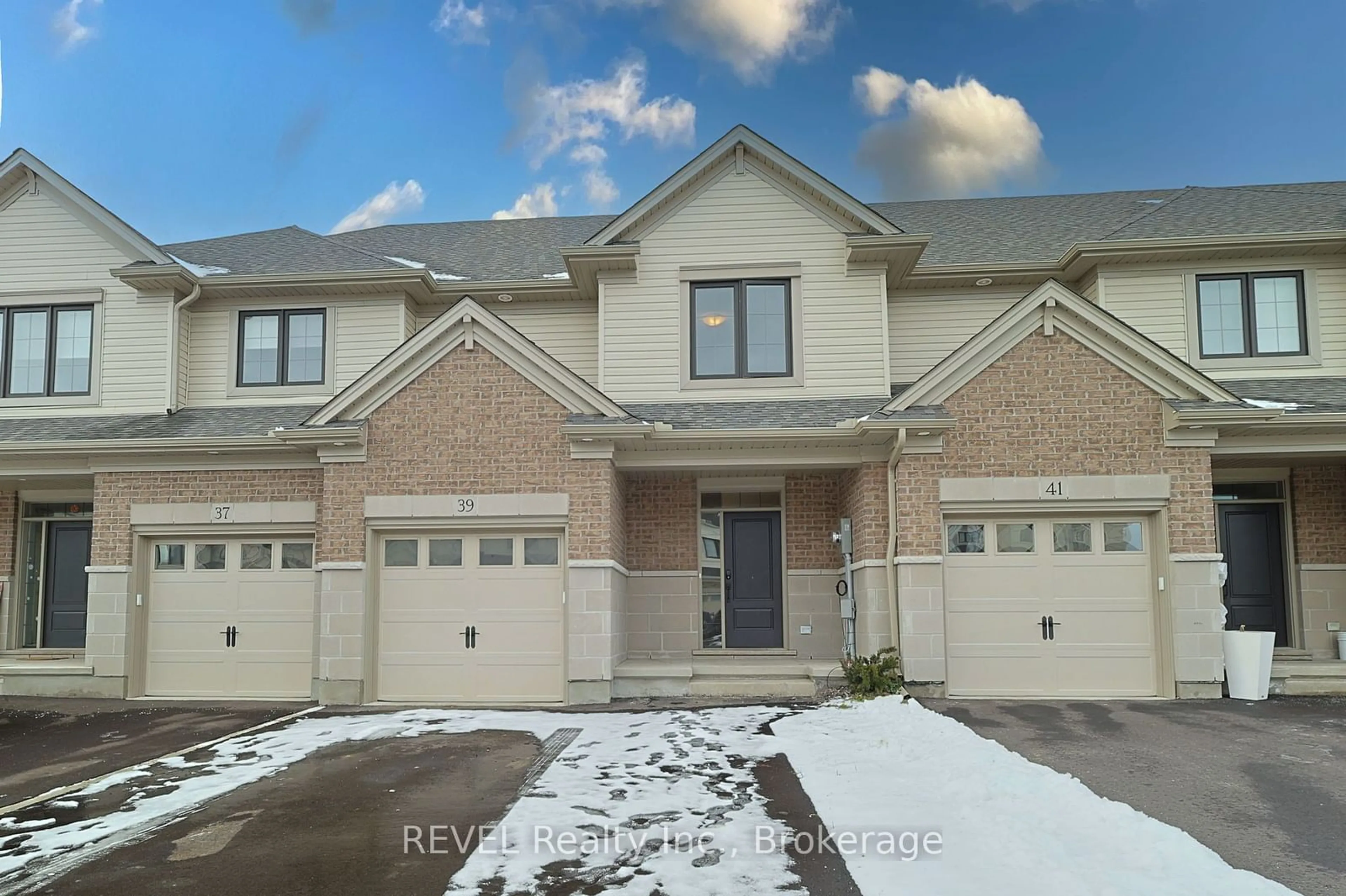 Home with brick exterior material, street for 39 Keba Cres, Tillsonburg Ontario N4G 0K7