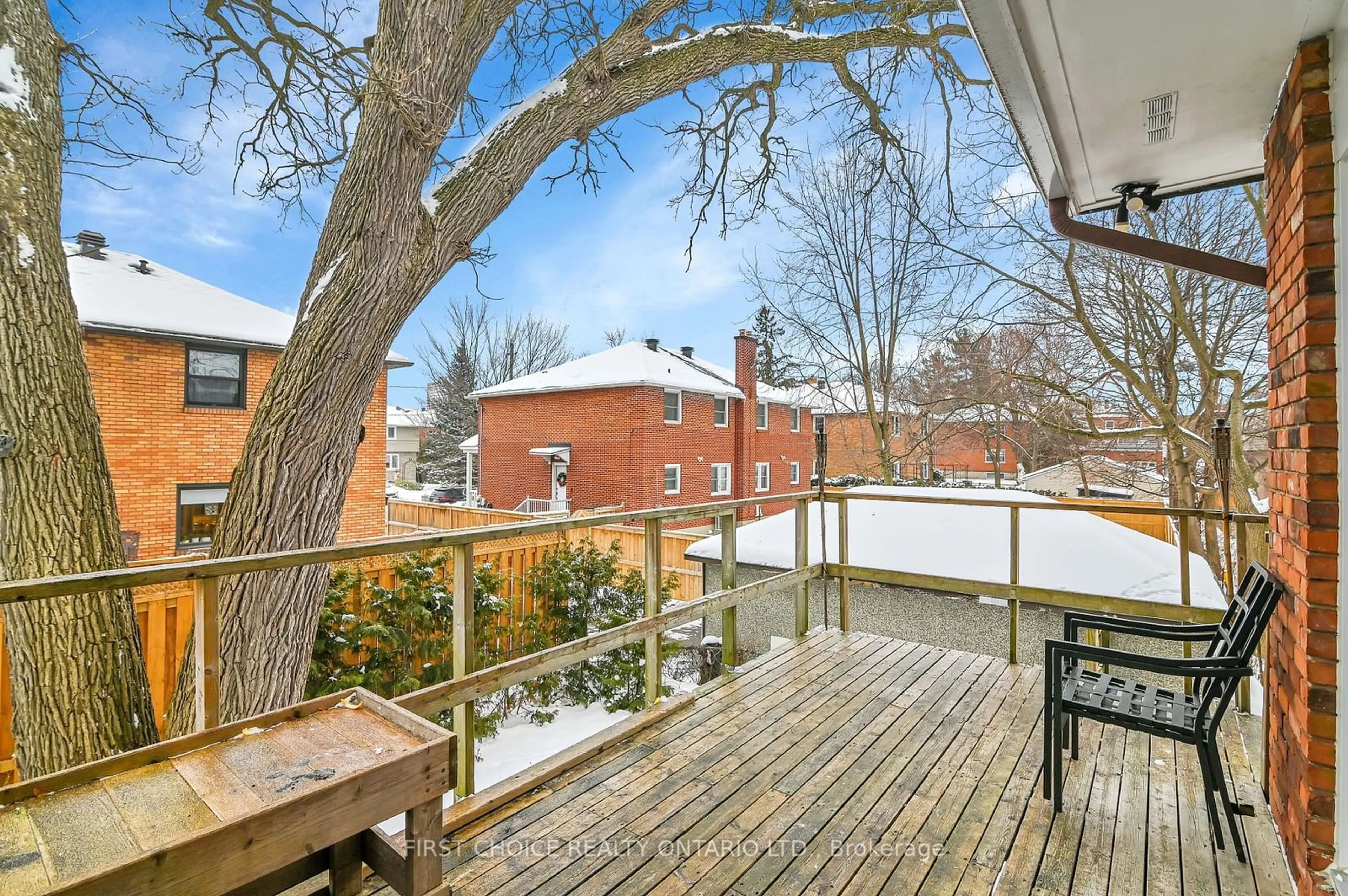 Patio, street for 529 Churchill Ave, Westboro - Hampton Park Ontario K1Z 5E4