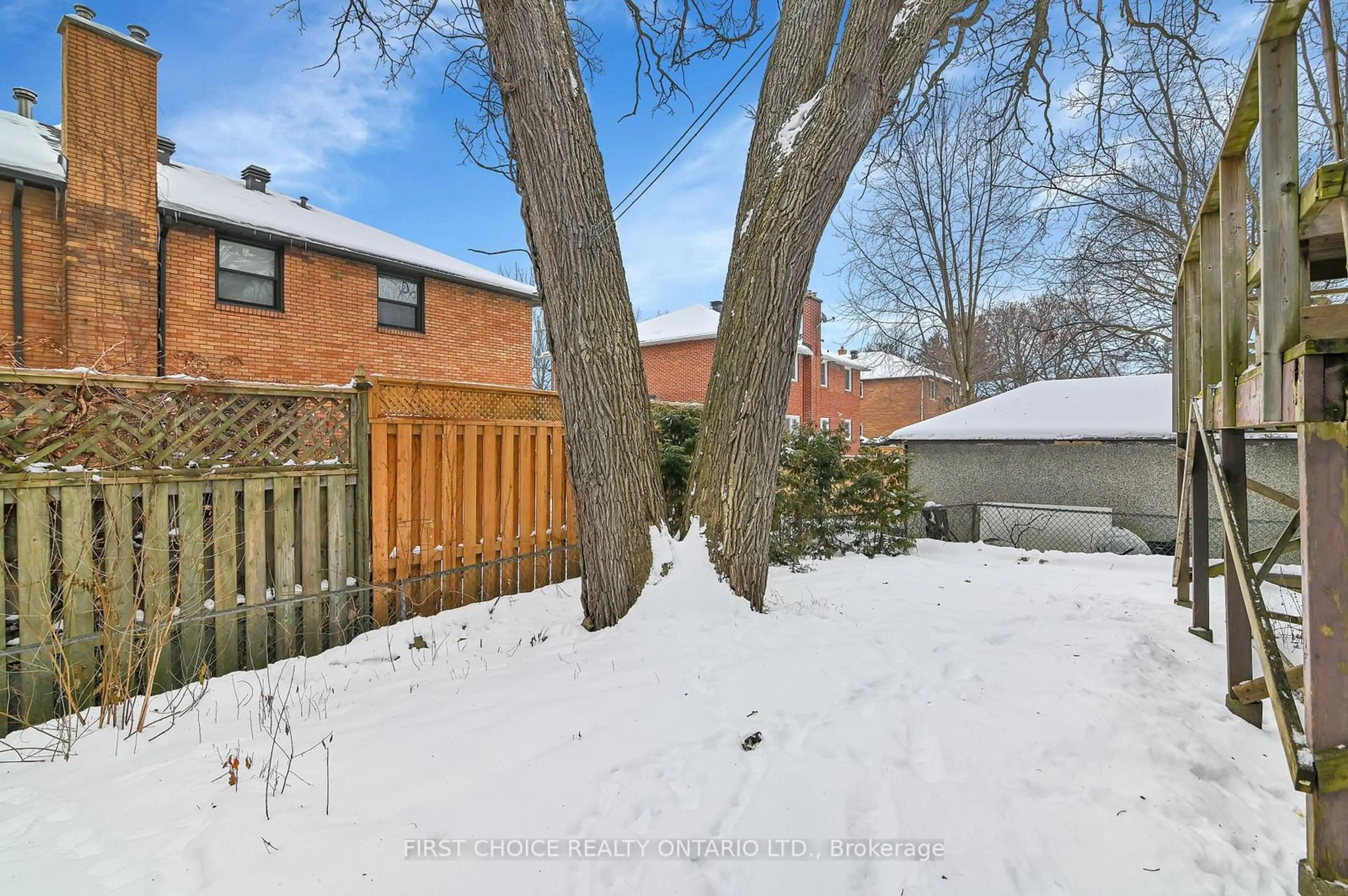 A pic from outside/outdoor area/front of a property/back of a property/a pic from drone, street for 529 Churchill Ave, Westboro - Hampton Park Ontario K1Z 5E4