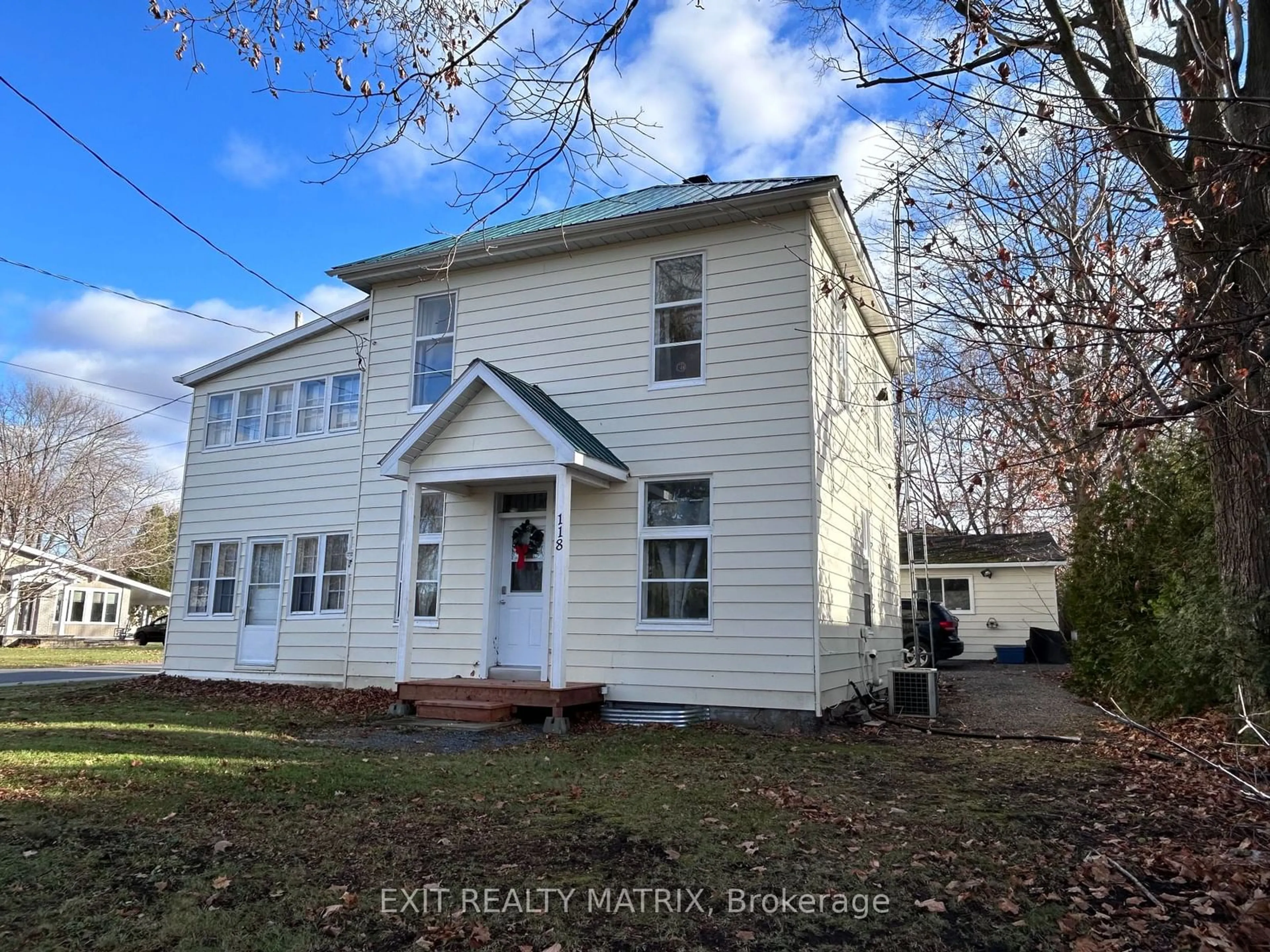 A pic from outside/outdoor area/front of a property/back of a property/a pic from drone, street for 118 Centre St, North Glengarry Ontario K0C 1A0